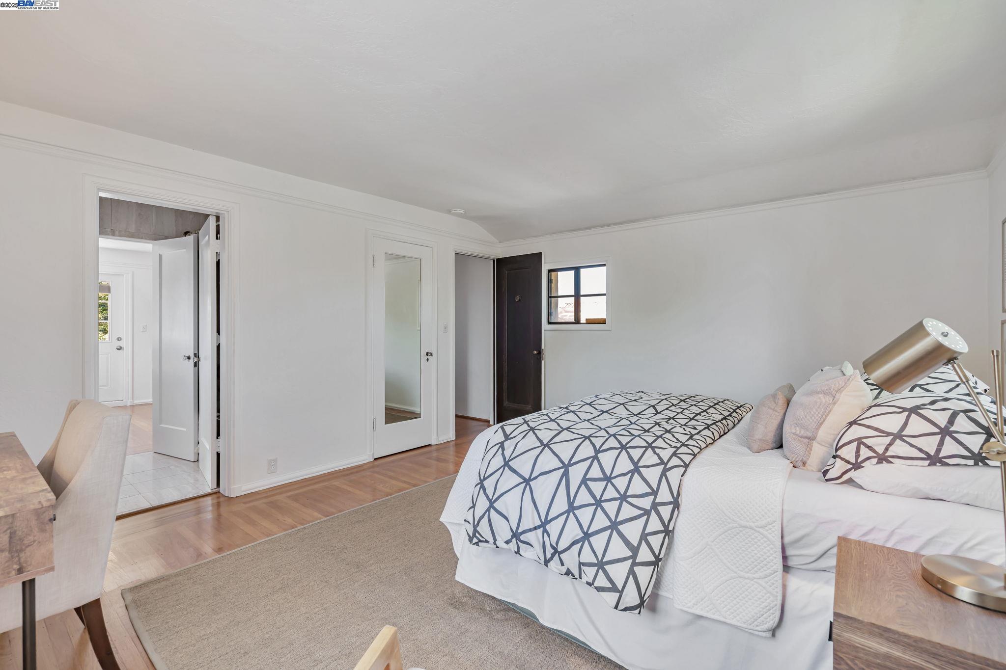 Detail Gallery Image 32 of 53 For 659 Kenwyn Rd, Oakland,  CA 94610 - 4 Beds | 3/1 Baths