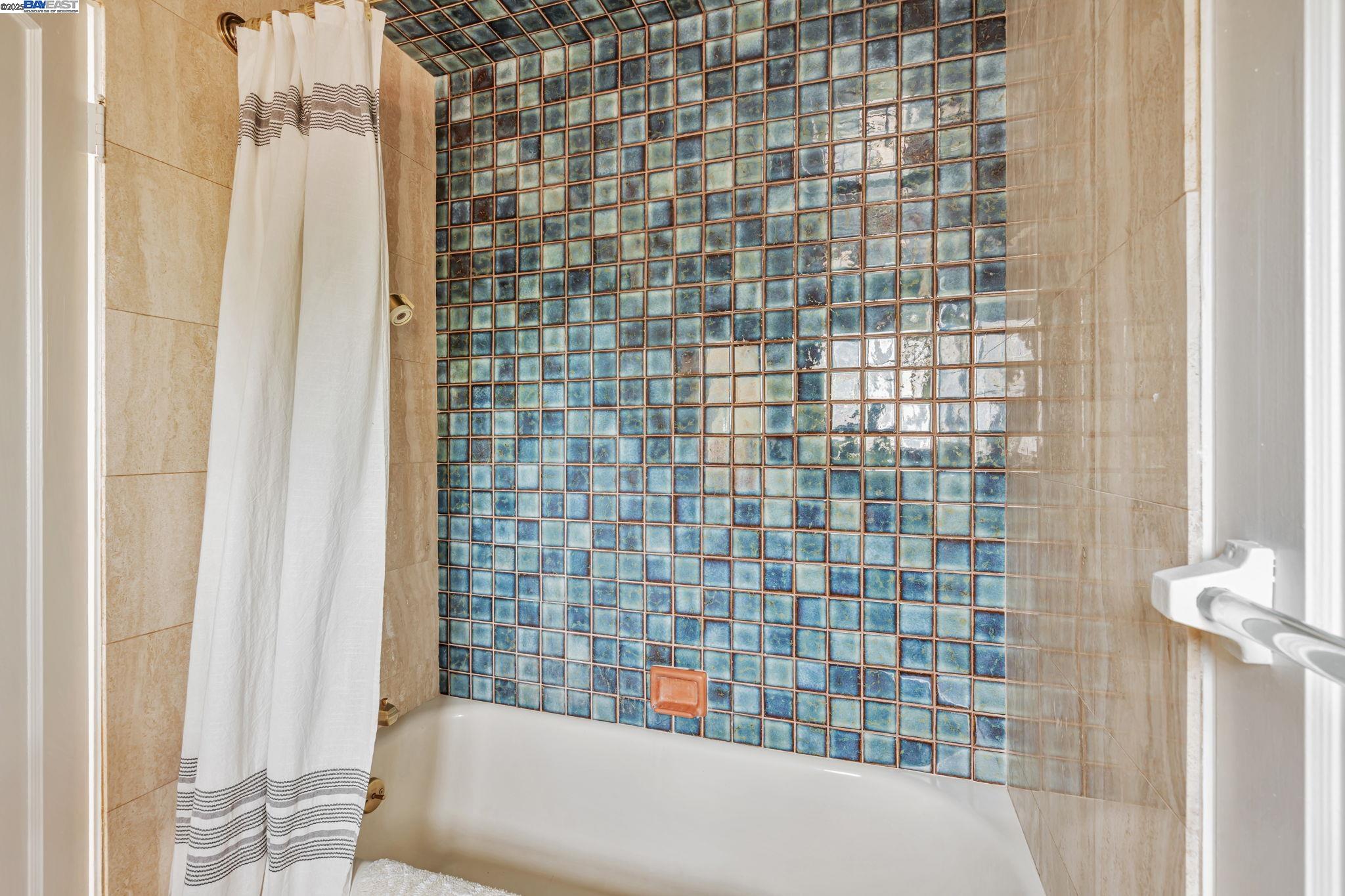 Detail Gallery Image 38 of 53 For 659 Kenwyn Rd, Oakland,  CA 94610 - 4 Beds | 3/1 Baths