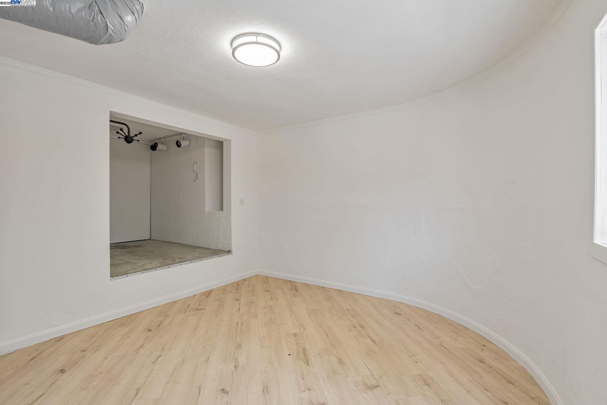 Detail Gallery Image 41 of 53 For 659 Kenwyn Rd, Oakland,  CA 94610 - 4 Beds | 3/1 Baths