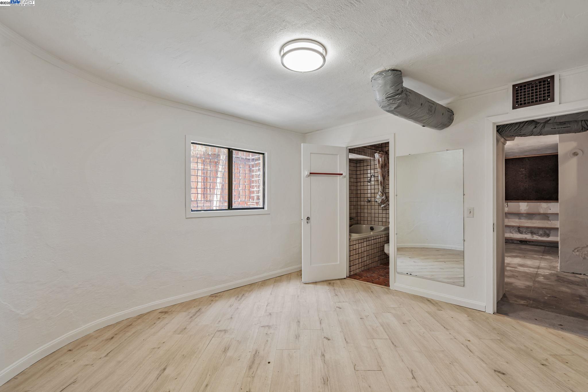 Detail Gallery Image 42 of 53 For 659 Kenwyn Rd, Oakland,  CA 94610 - 4 Beds | 3/1 Baths