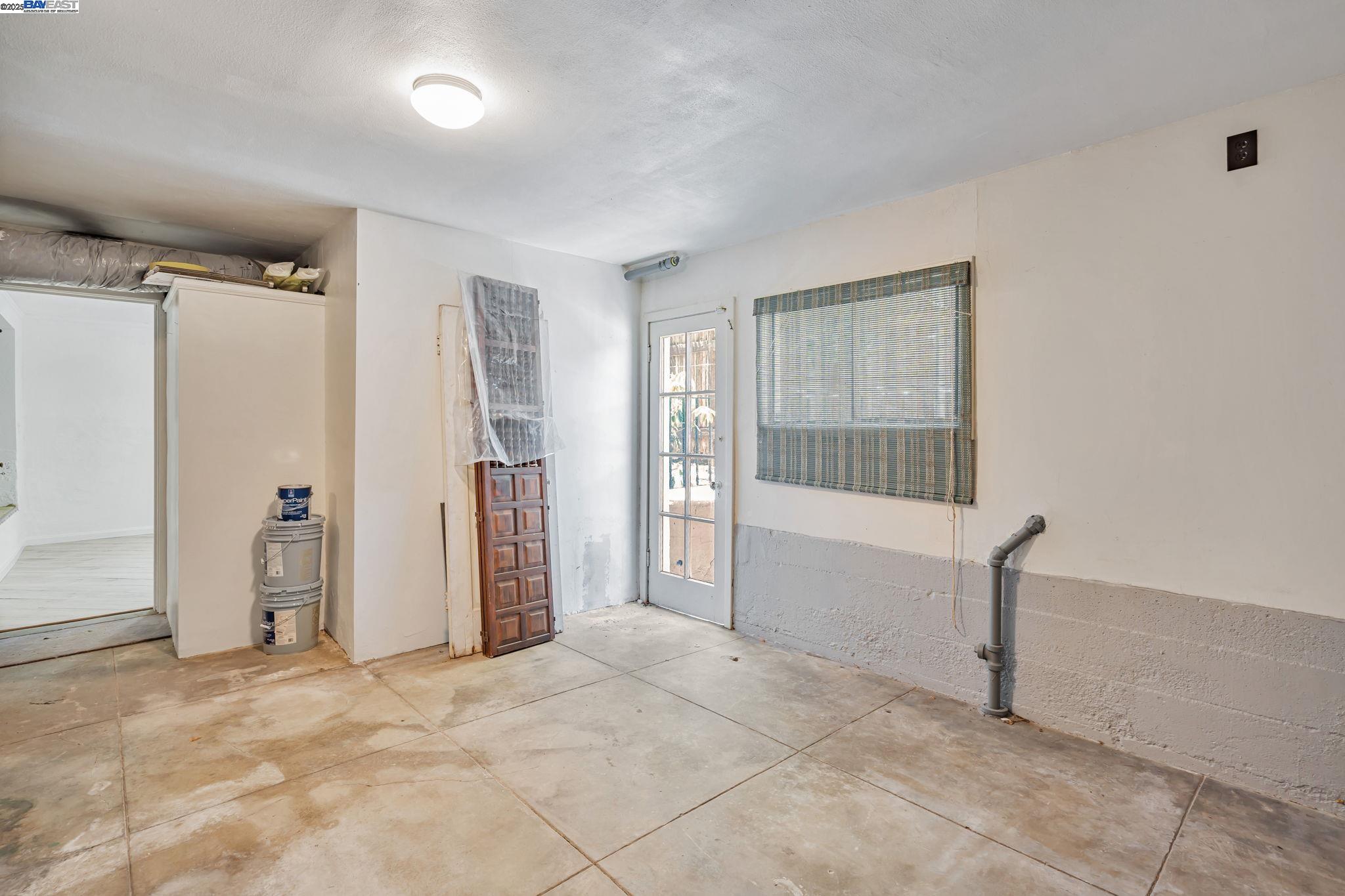 Detail Gallery Image 45 of 53 For 659 Kenwyn Rd, Oakland,  CA 94610 - 4 Beds | 3/1 Baths