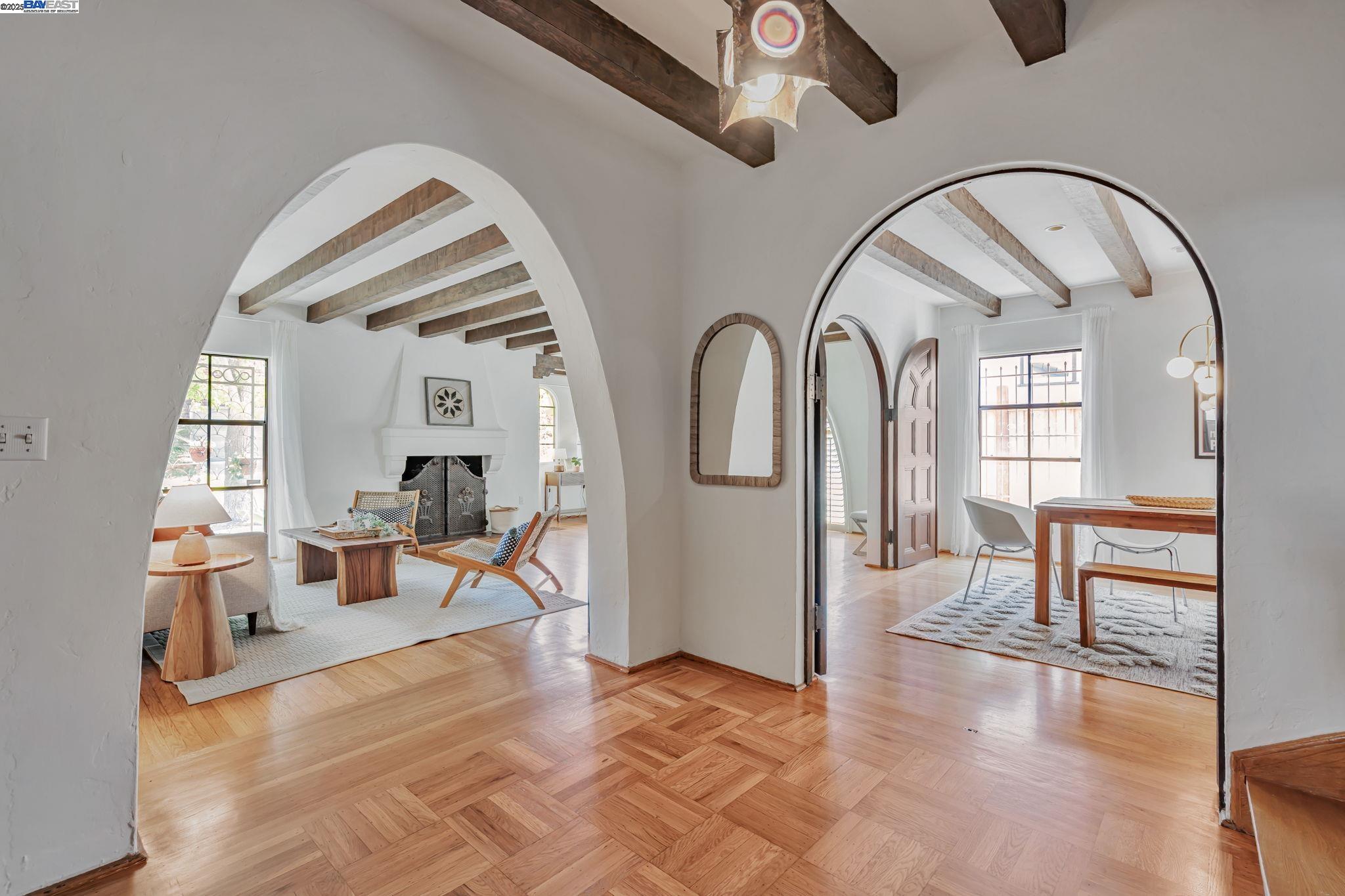 Detail Gallery Image 6 of 53 For 659 Kenwyn Rd, Oakland,  CA 94610 - 4 Beds | 3/1 Baths