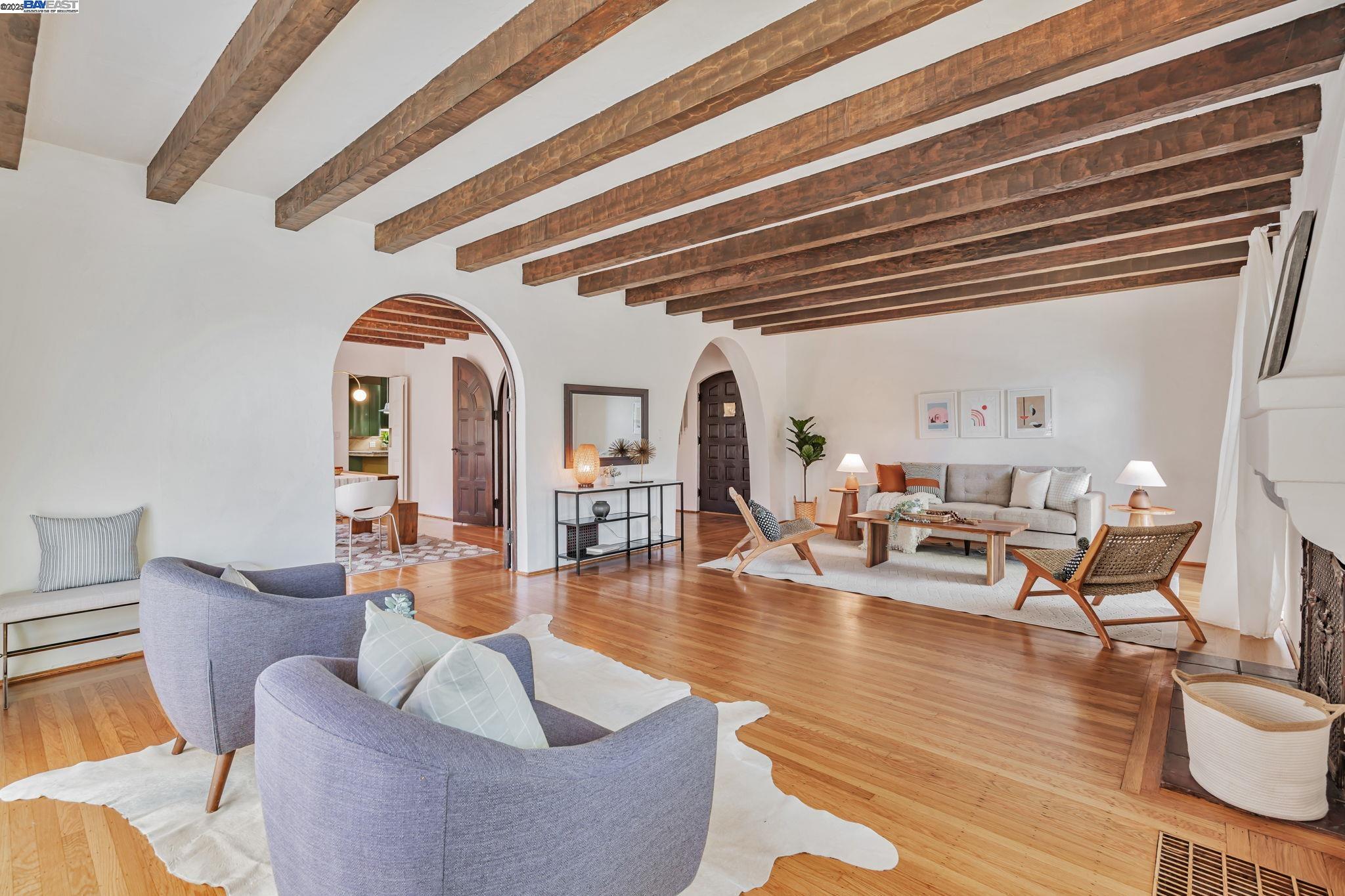 Detail Gallery Image 8 of 53 For 659 Kenwyn Rd, Oakland,  CA 94610 - 4 Beds | 3/1 Baths
