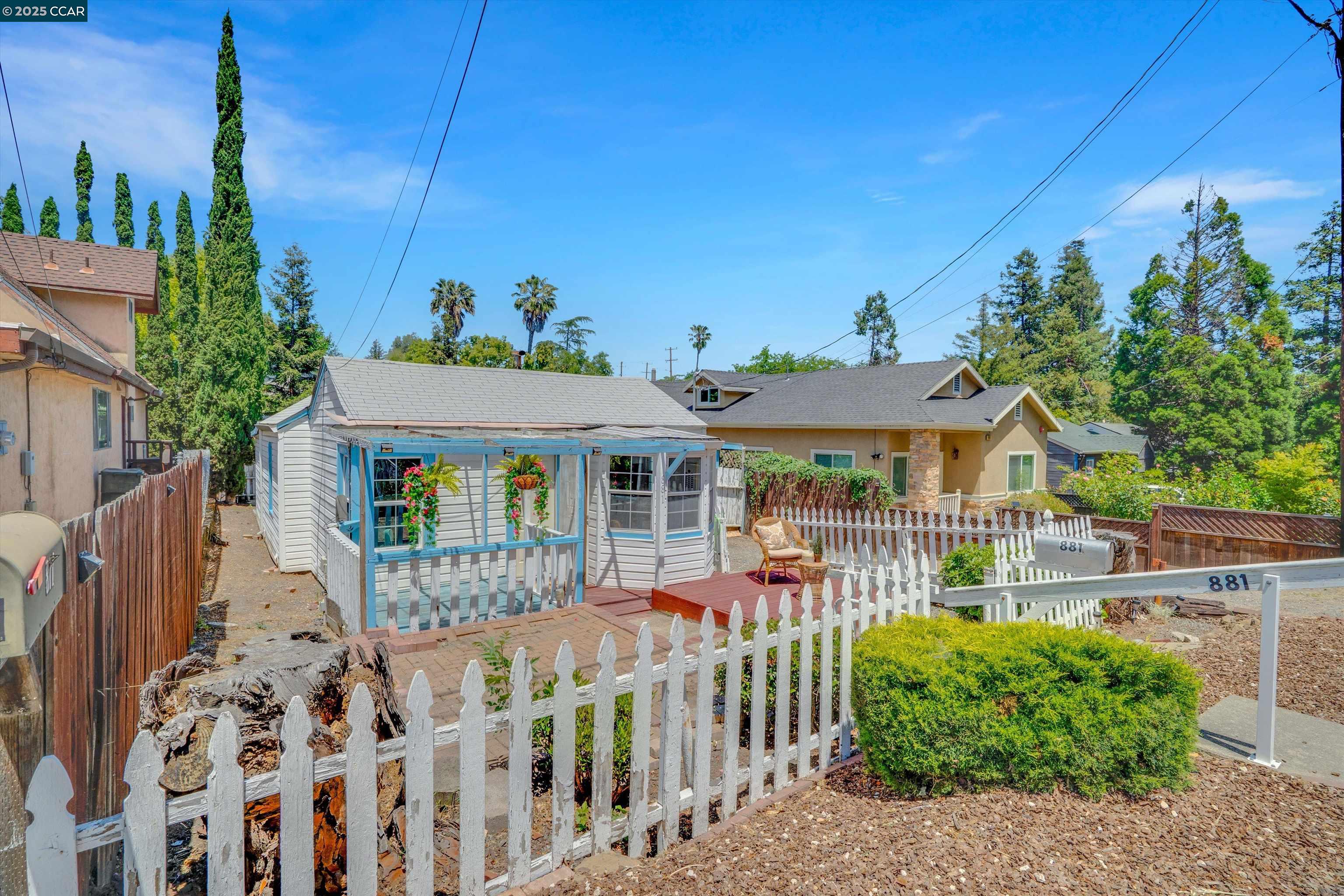881 Merle Ave, Martinez, California 94553, 2 Bedrooms Bedrooms, 4 Rooms Rooms,1 BathroomBathrooms,Residential,For Sale,881 Merle Ave,41098012