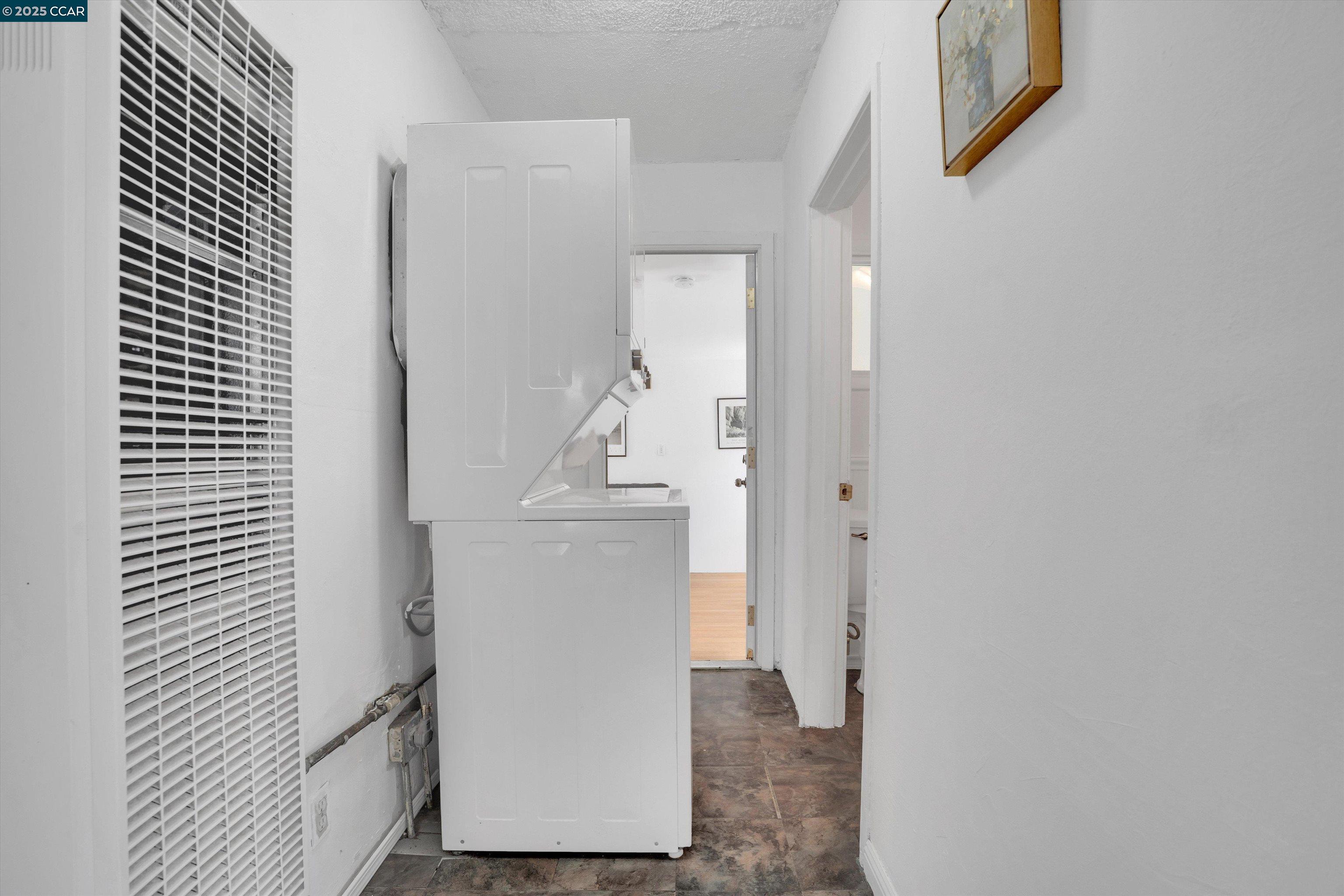 881 Merle Ave, Martinez, California 94553, 2 Bedrooms Bedrooms, 4 Rooms Rooms,1 BathroomBathrooms,Residential,For Sale,881 Merle Ave,41098012