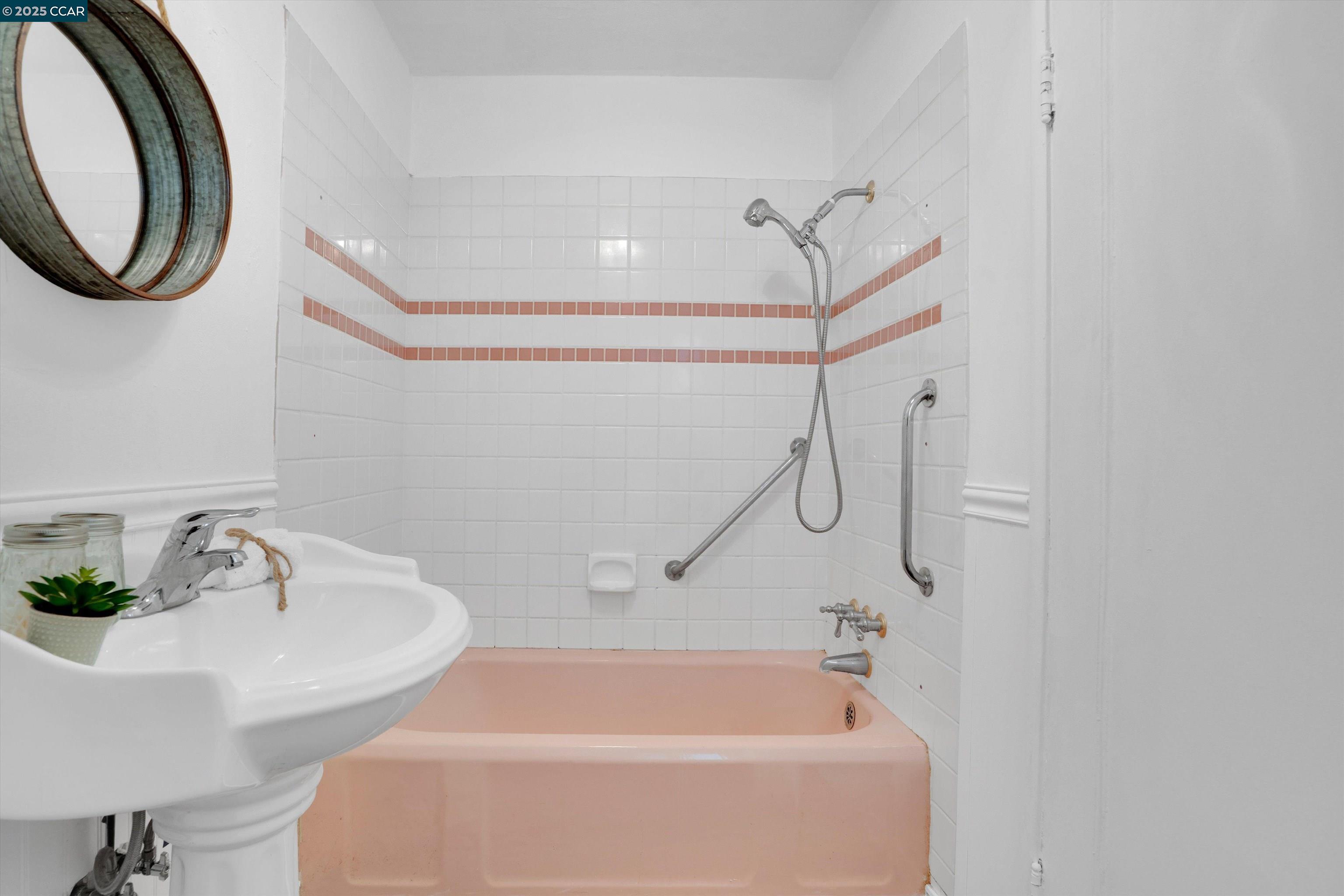 881 Merle Ave, Martinez, California 94553, 2 Bedrooms Bedrooms, 4 Rooms Rooms,1 BathroomBathrooms,Residential,For Sale,881 Merle Ave,41098012
