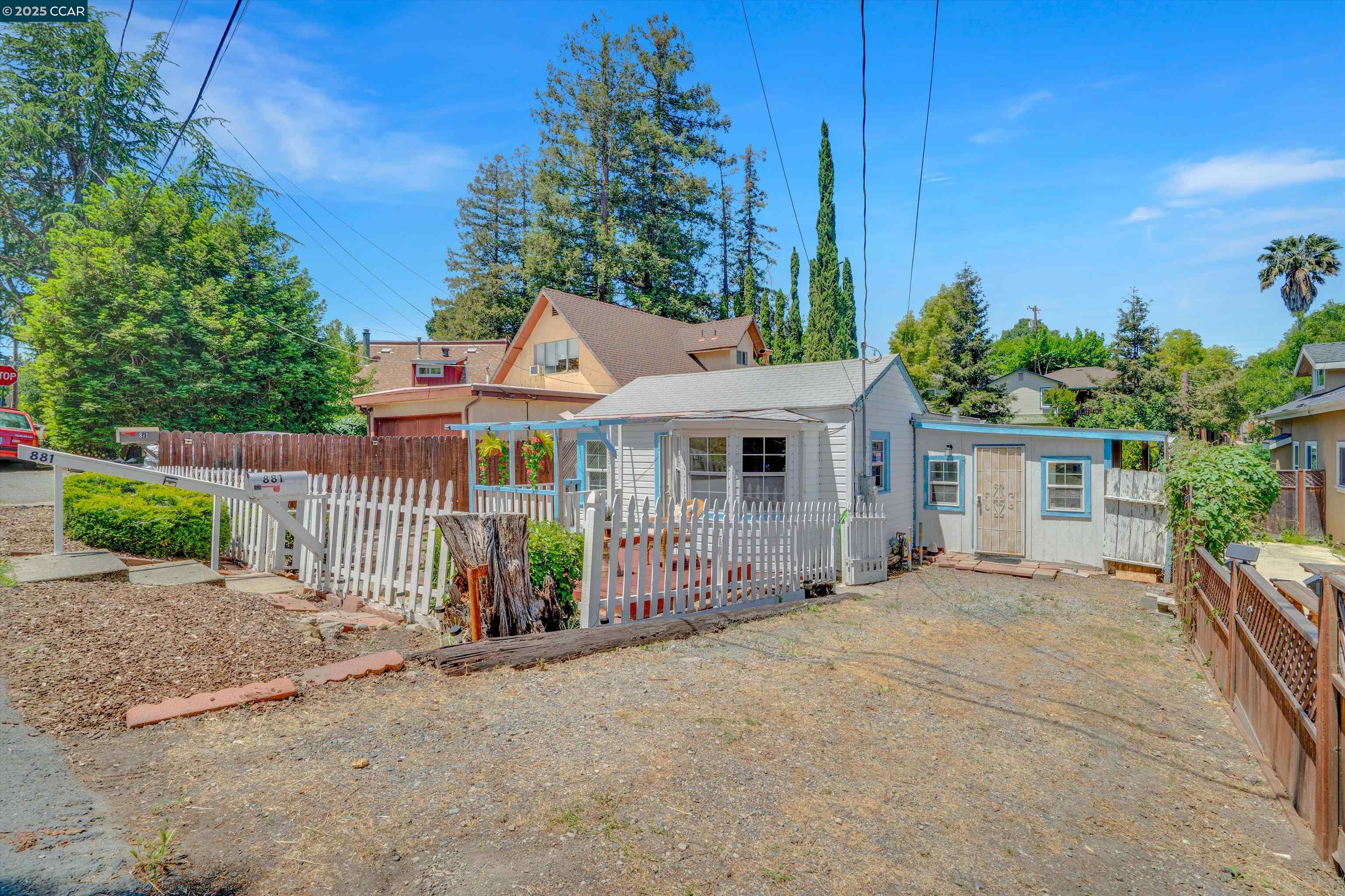 881 Merle Ave, Martinez, California 94553, 2 Bedrooms Bedrooms, 4 Rooms Rooms,1 BathroomBathrooms,Residential,For Sale,881 Merle Ave,41098012
