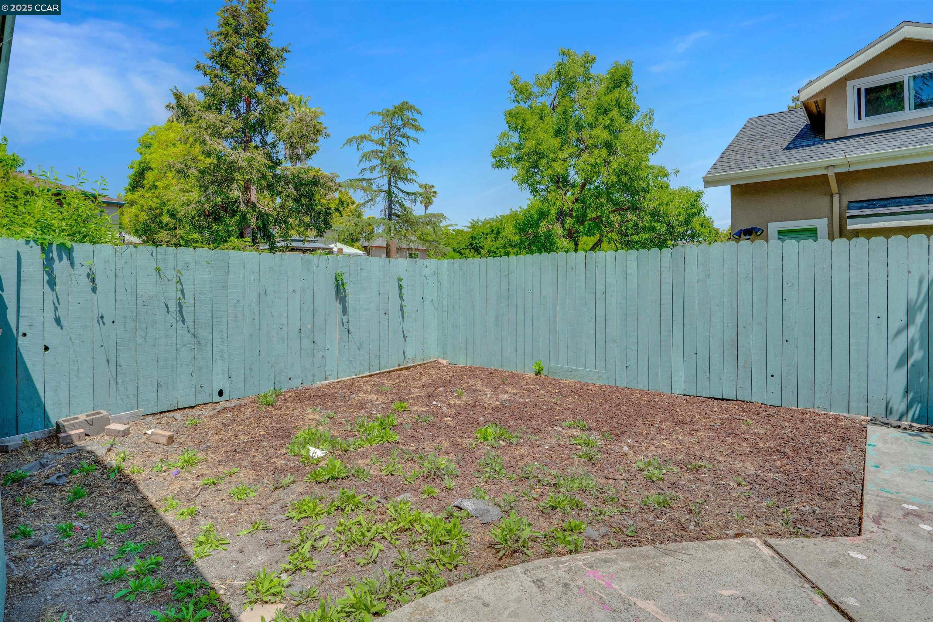 881 Merle Ave, Martinez, California 94553, 2 Bedrooms Bedrooms, 4 Rooms Rooms,1 BathroomBathrooms,Residential,For Sale,881 Merle Ave,41098012
