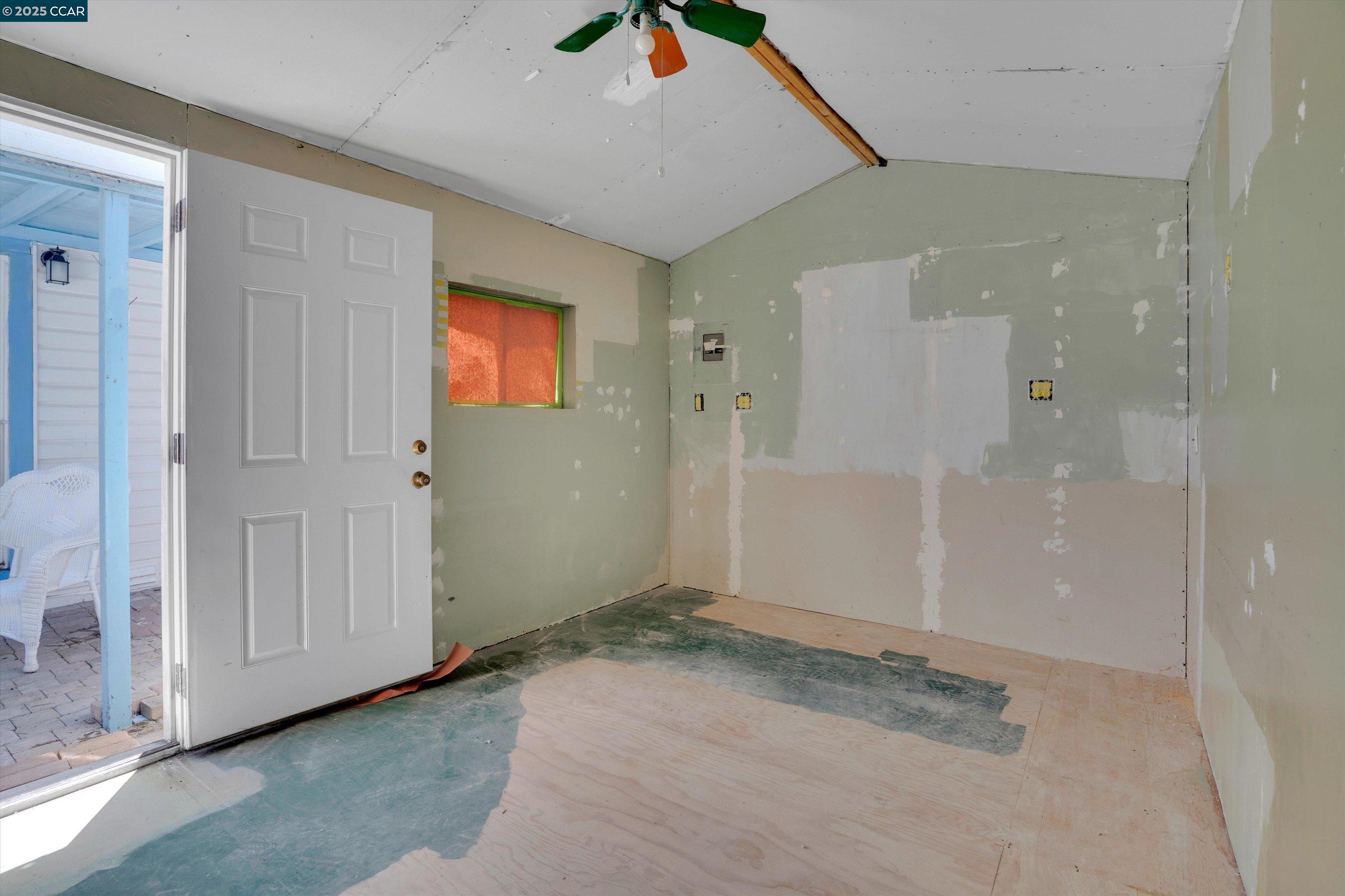881 Merle Ave, Martinez, California 94553, 2 Bedrooms Bedrooms, 4 Rooms Rooms,1 BathroomBathrooms,Residential,For Sale,881 Merle Ave,41098012