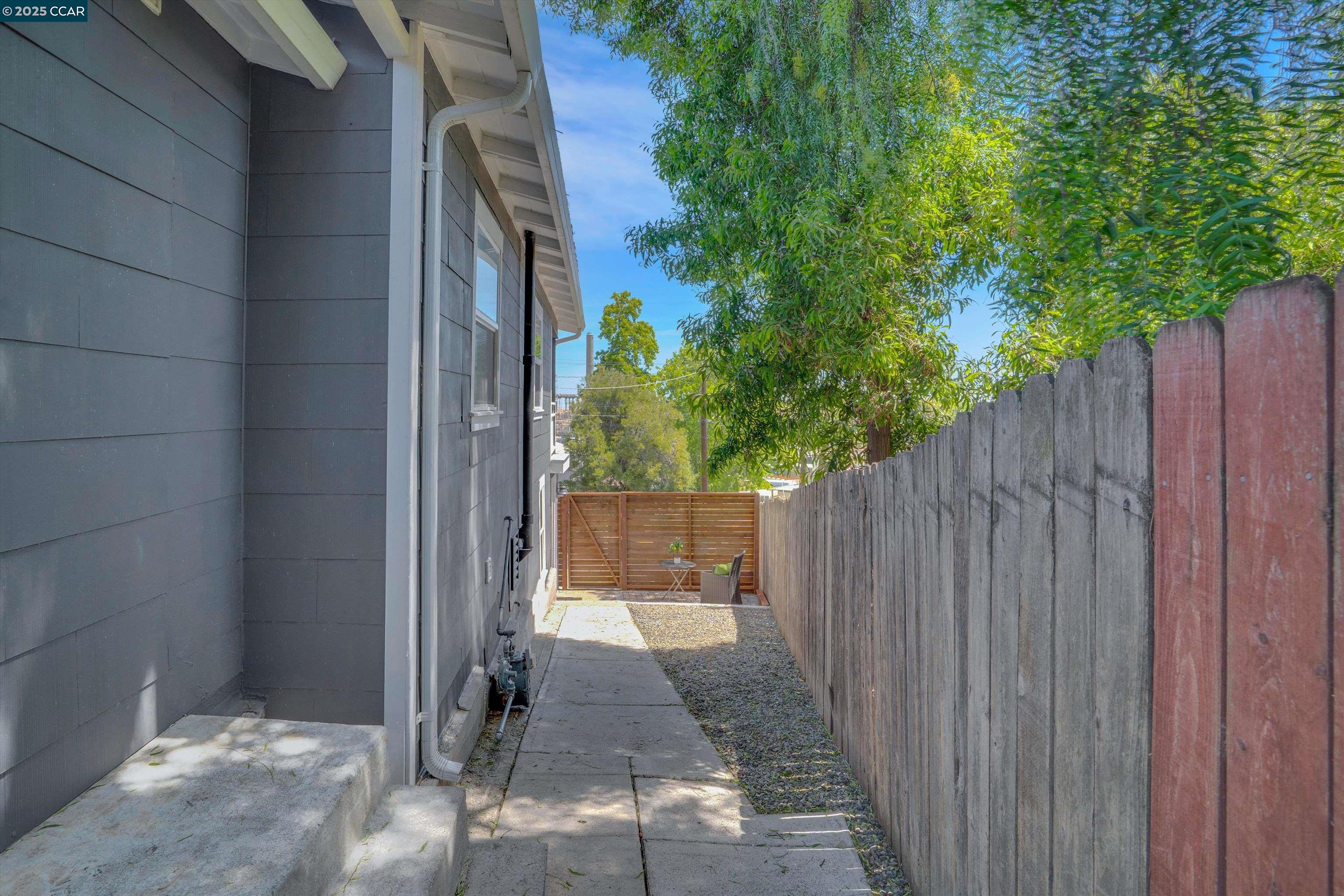 2430 ORCHARD LN, MARTINEZ, CA 94553  Photo 17