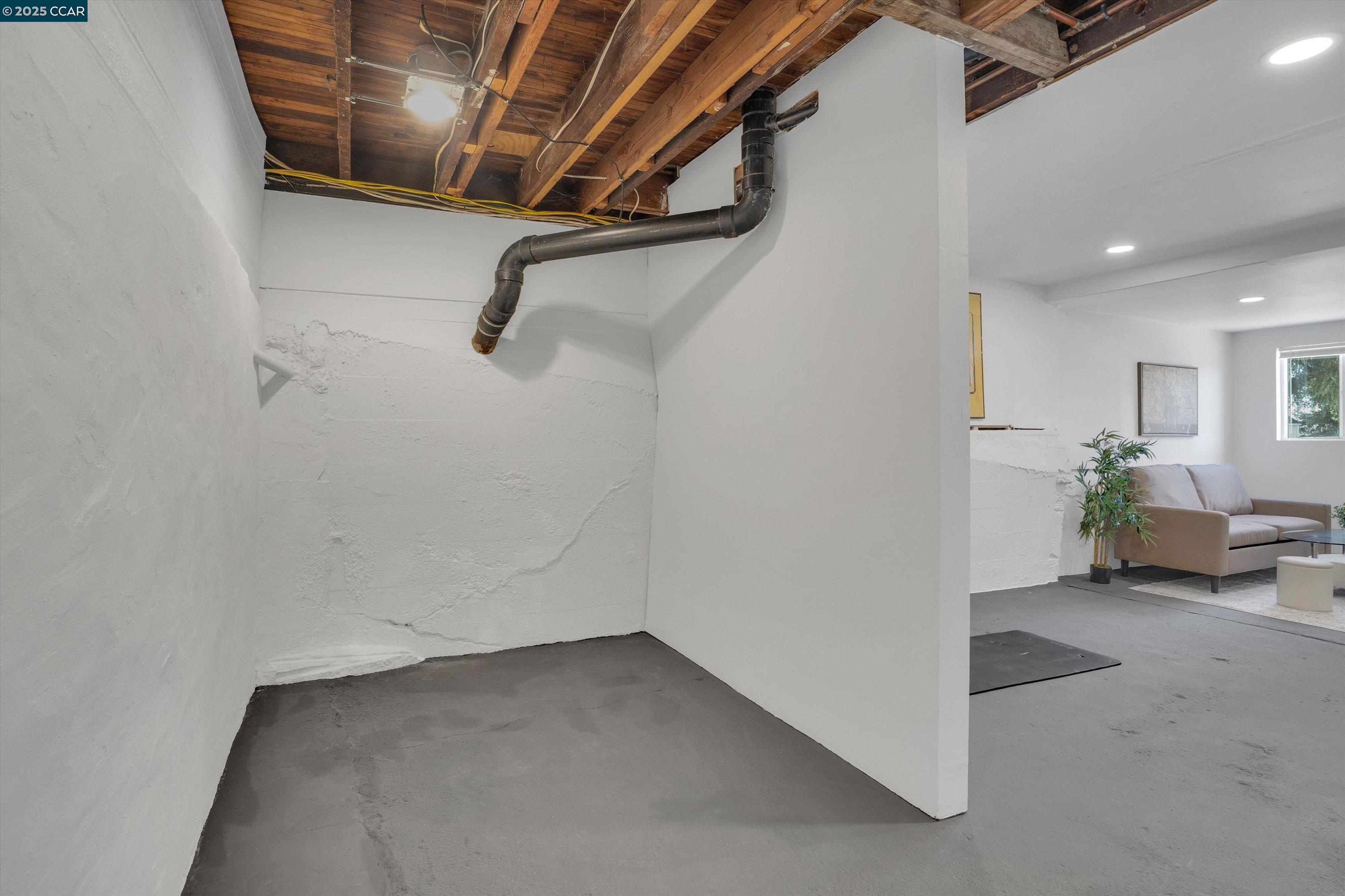 Detail Gallery Image 24 of 31 For 2430 Orchard Ln, Martinez,  CA 94553 - 2 Beds | 1 Baths