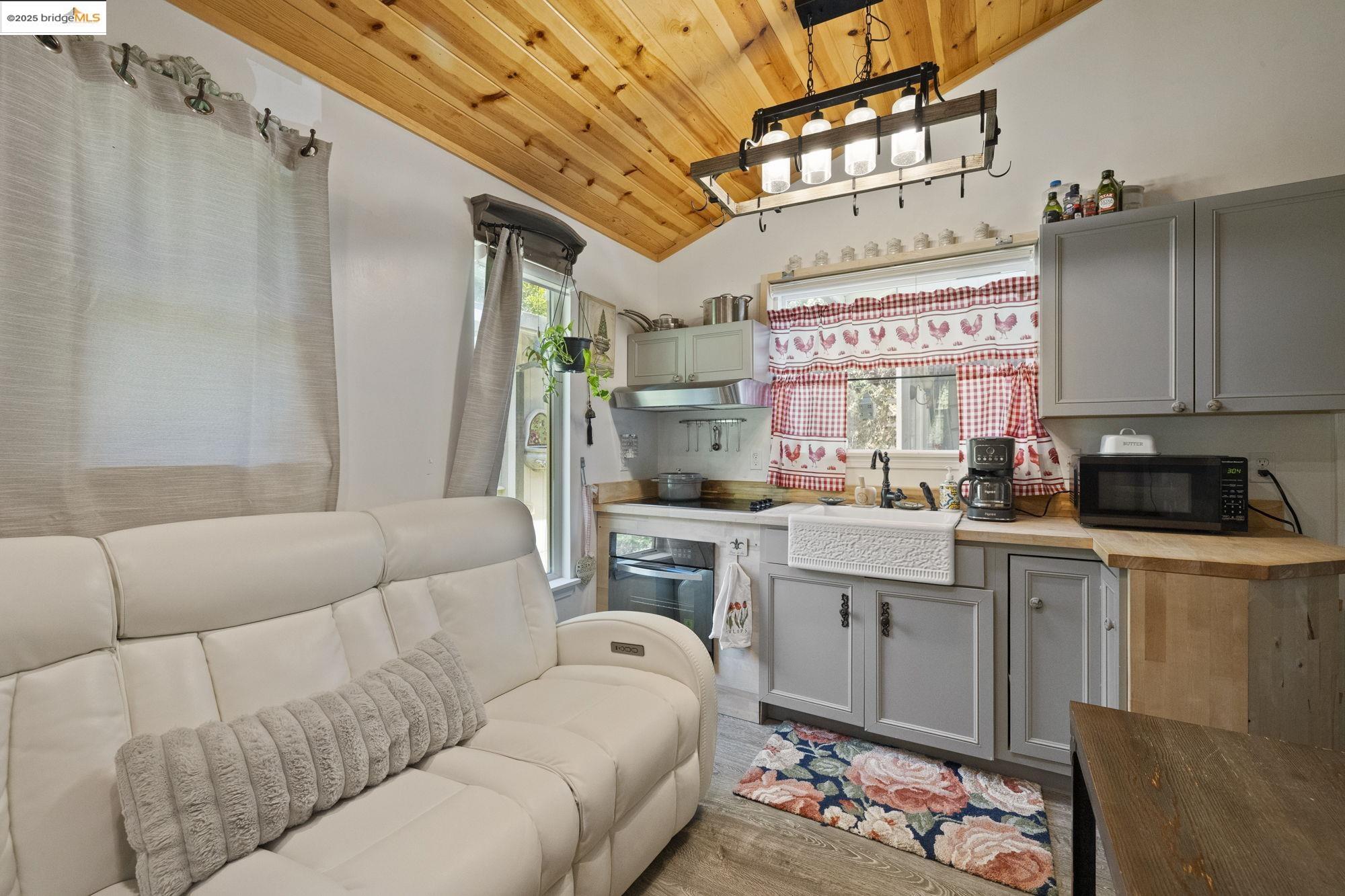 Detail Gallery Image 12 of 23 For 22852 Four Wheel Dr, Sonora,  CA 95370 - 1 Beds | 1 Baths