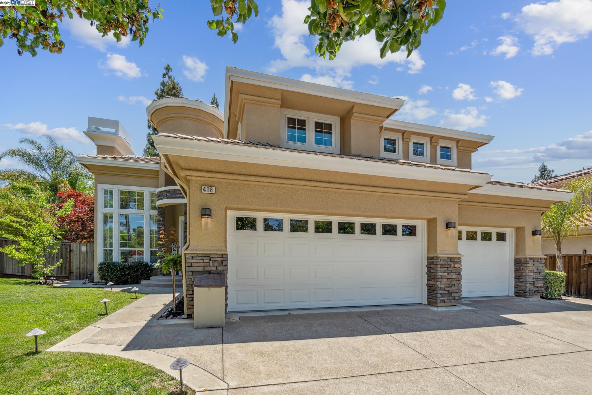 Detail Gallery Image 2 of 60 For 418 Golf Ct, Walnut Creek,  CA 94598 - 4 Beds | 3 Baths