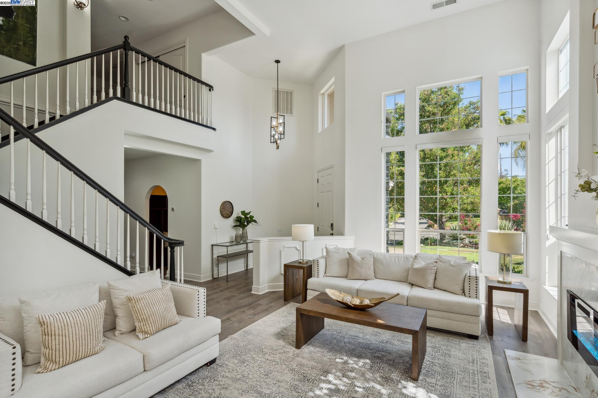 Detail Gallery Image 6 of 60 For 418 Golf Ct, Walnut Creek,  CA 94598 - 4 Beds | 3 Baths