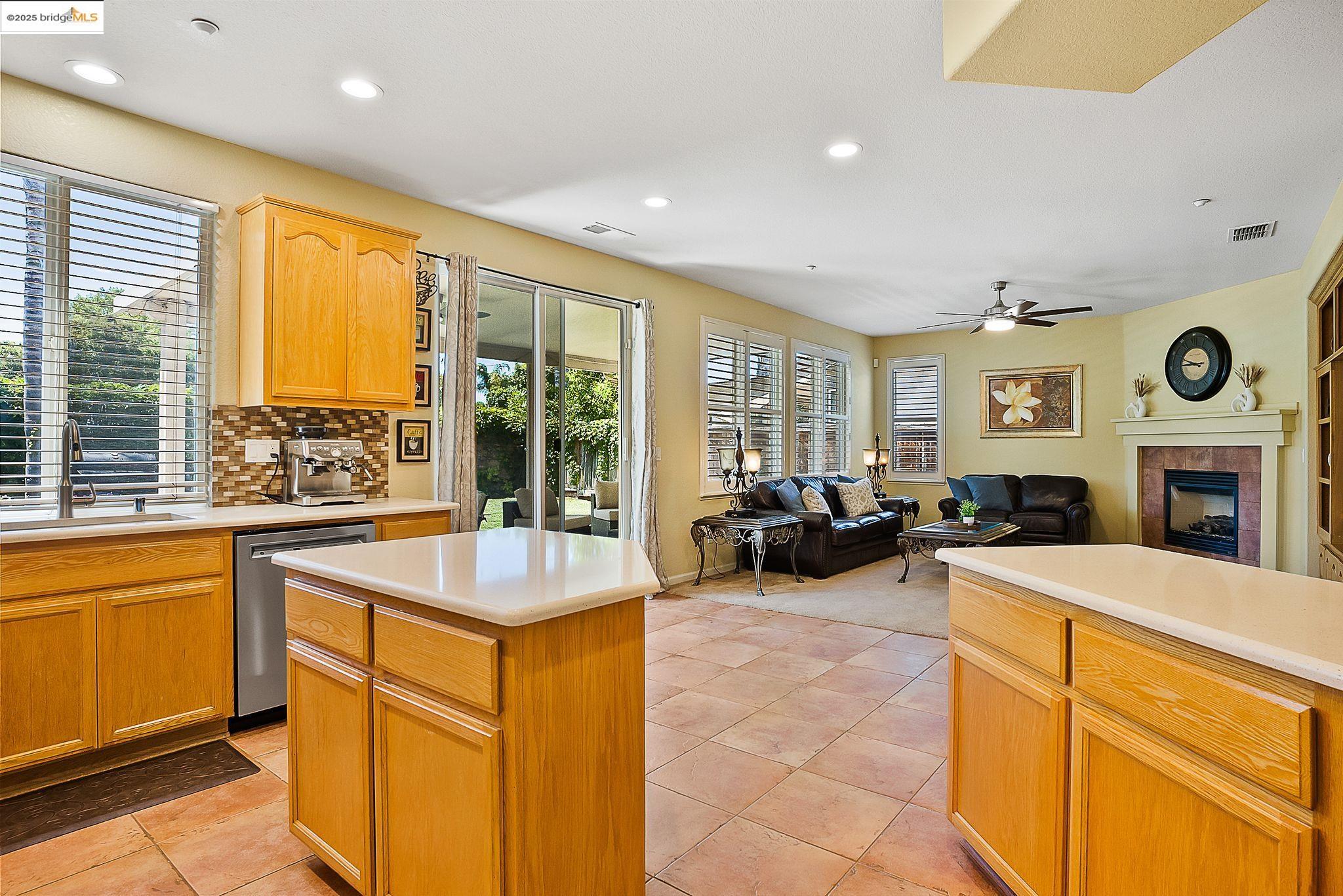 Detail Gallery Image 14 of 57 For 1313 Braemar Ct, Brentwood,  CA 94513 - 5 Beds | 3 Baths