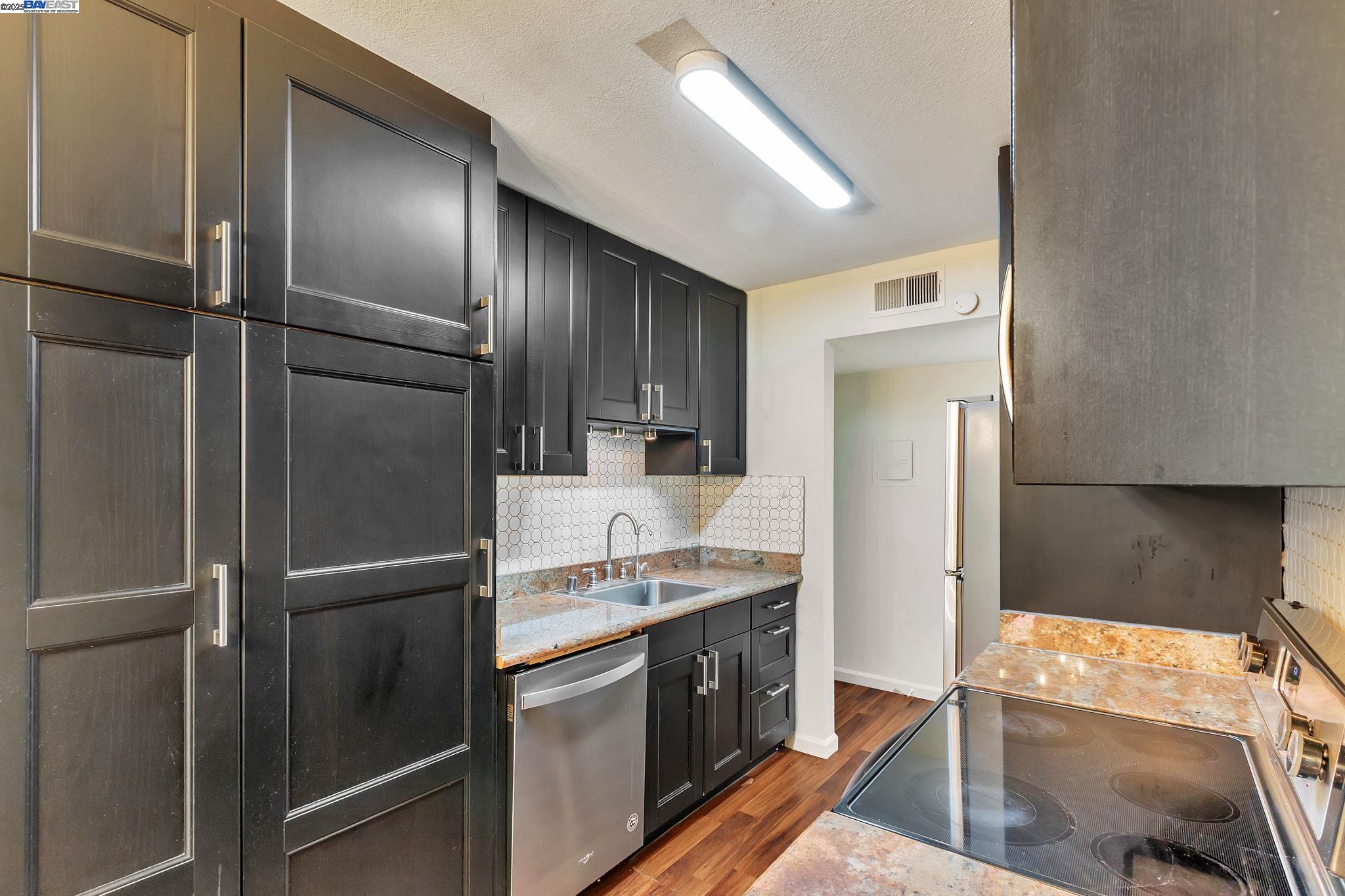 Detail Gallery Image 5 of 55 For 291 Tradewinds Dr #7,  San Jose,  CA 95123 - 2 Beds | 1 Baths