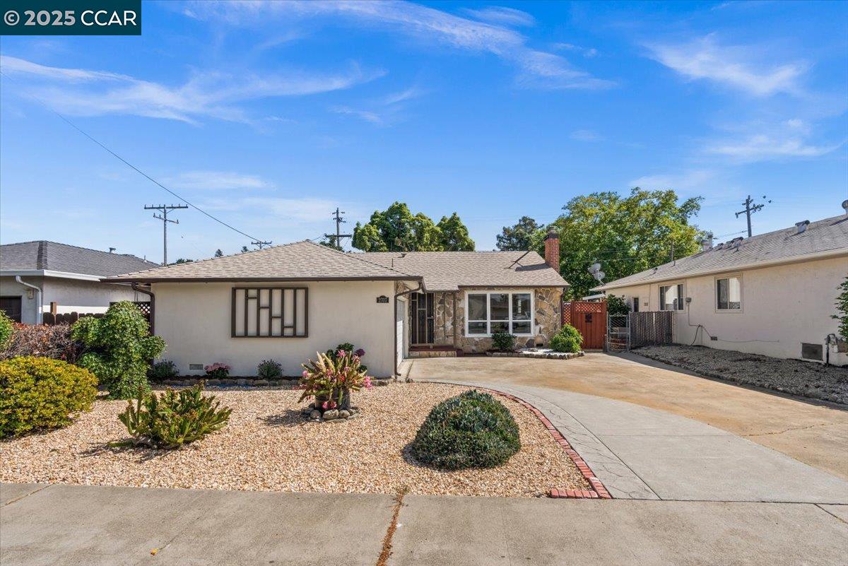 Detail Gallery Image 1 of 33 For 2707 Webb St, Vallejo,  CA 94591 - 3 Beds | 2 Baths