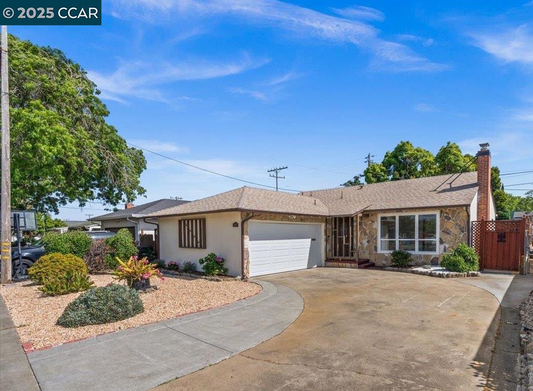 Detail Gallery Image 2 of 33 For 2707 Webb St, Vallejo,  CA 94591 - 3 Beds | 2 Baths