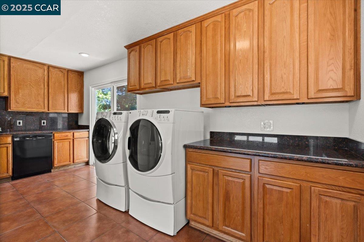 Detail Gallery Image 15 of 33 For 2707 Webb St, Vallejo,  CA 94591 - 3 Beds | 2 Baths
