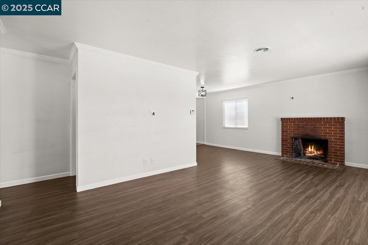 Detail Gallery Image 4 of 33 For 2707 Webb St, Vallejo,  CA 94591 - 3 Beds | 2 Baths