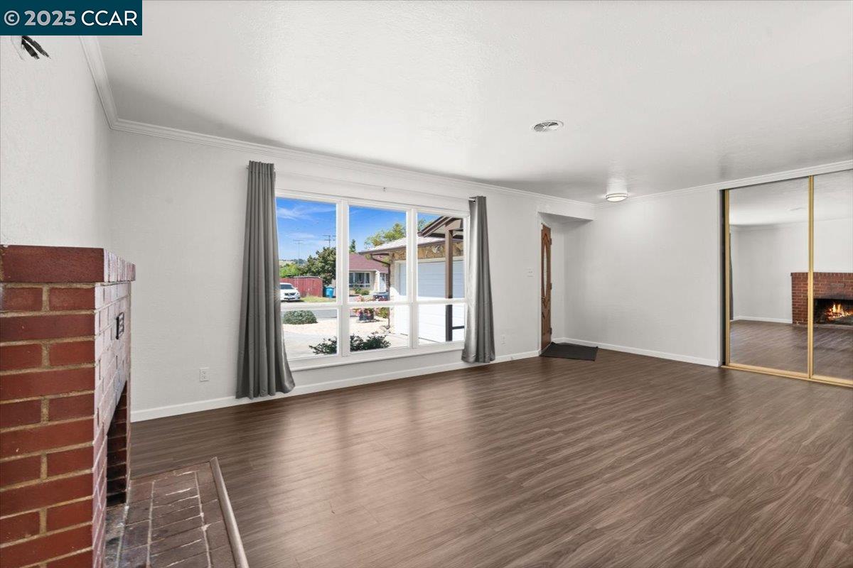 Detail Gallery Image 6 of 33 For 2707 Webb St, Vallejo,  CA 94591 - 3 Beds | 2 Baths