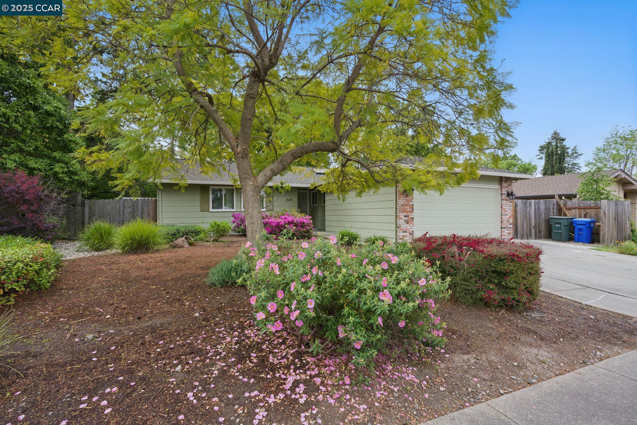 Detail Gallery Image 2 of 60 For 1508 Criquet Ct, Concord,  CA 94518 - 3 Beds | 2 Baths