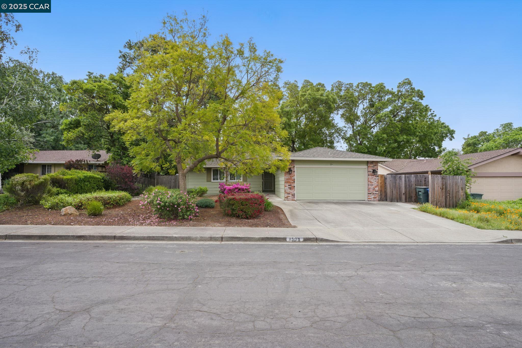 Detail Gallery Image 3 of 60 For 1508 Criquet Ct, Concord,  CA 94518 - 3 Beds | 2 Baths