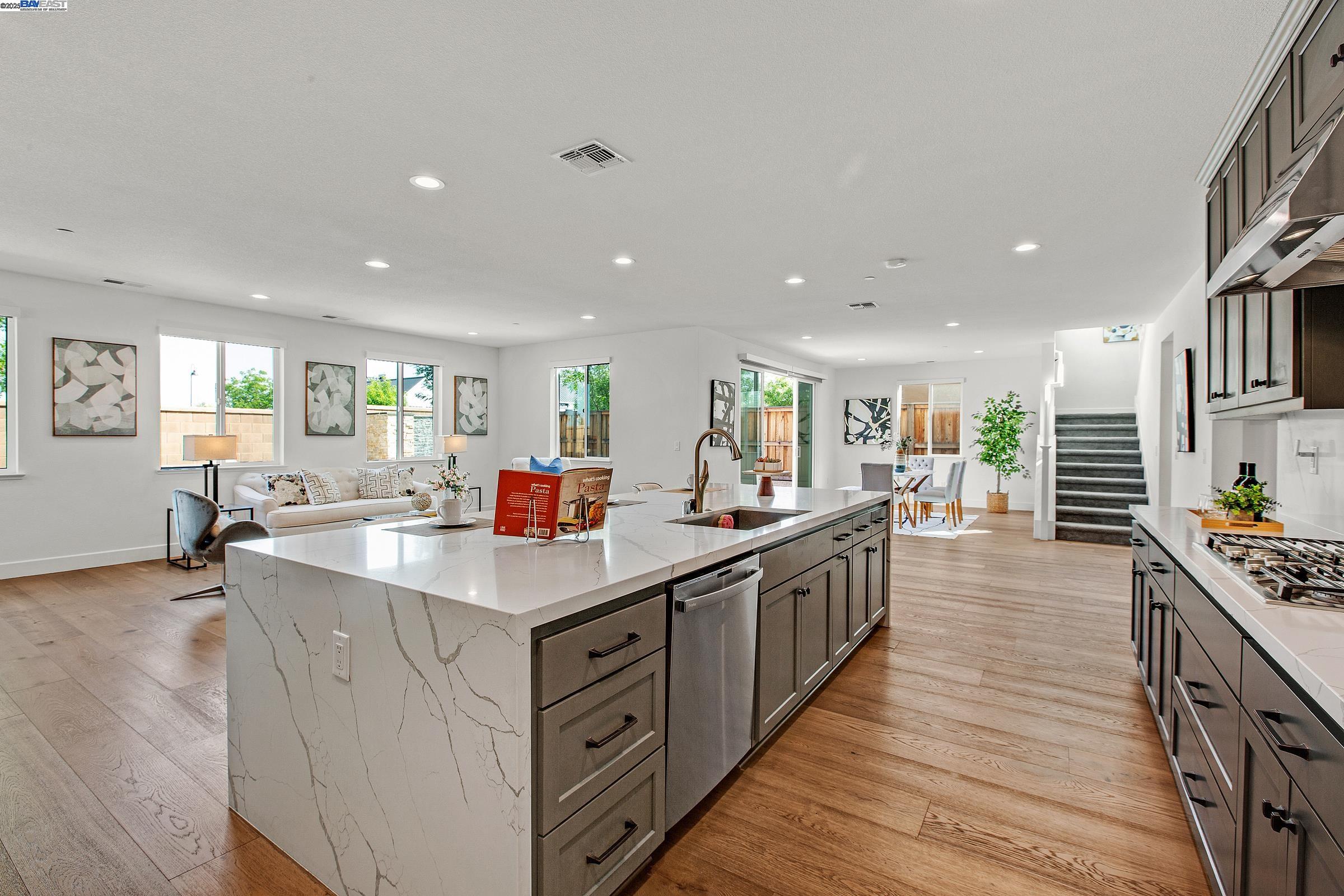 Detail Gallery Image 18 of 60 For 2222 Davie Pl, Tracy,  CA 95377 - 4 Beds | 3/1 Baths