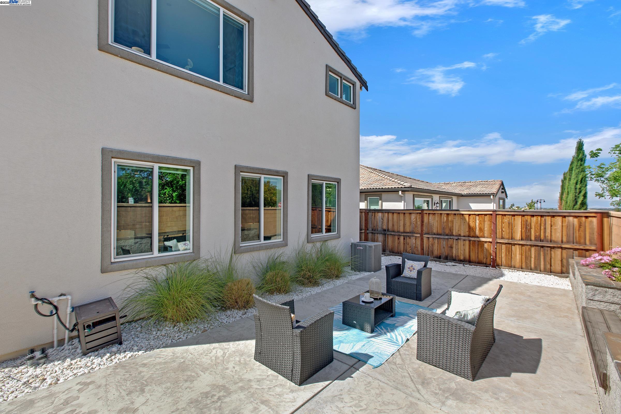 Detail Gallery Image 40 of 60 For 2222 Davie Pl, Tracy,  CA 95377 - 4 Beds | 3/1 Baths
