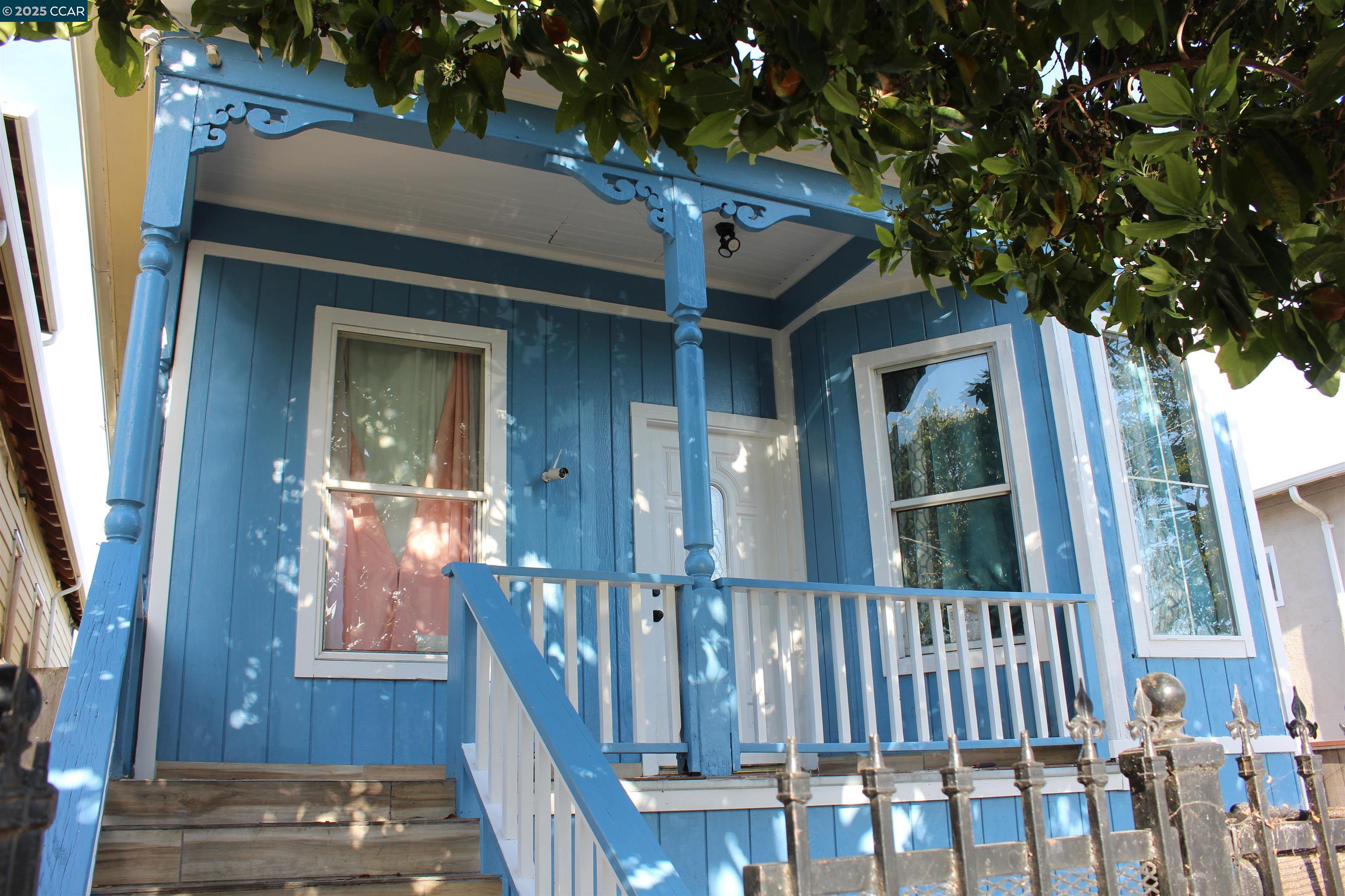 Detail Gallery Image 4 of 53 For 540 3rd St, Richmond,  CA 94801-2608 - 3 Beds | 2 Baths