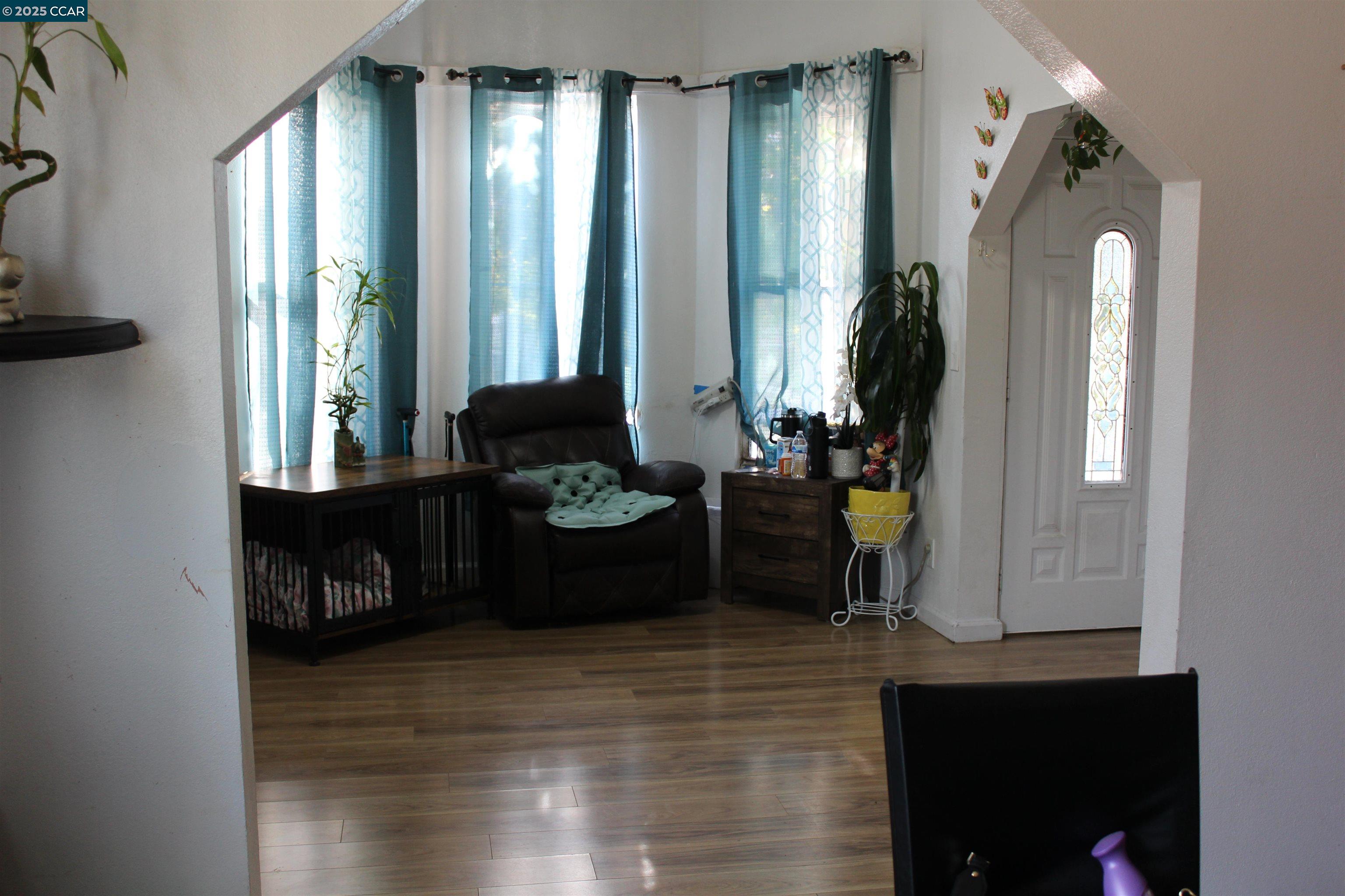 Detail Gallery Image 6 of 53 For 540 3rd St, Richmond,  CA 94801-2608 - 3 Beds | 2 Baths