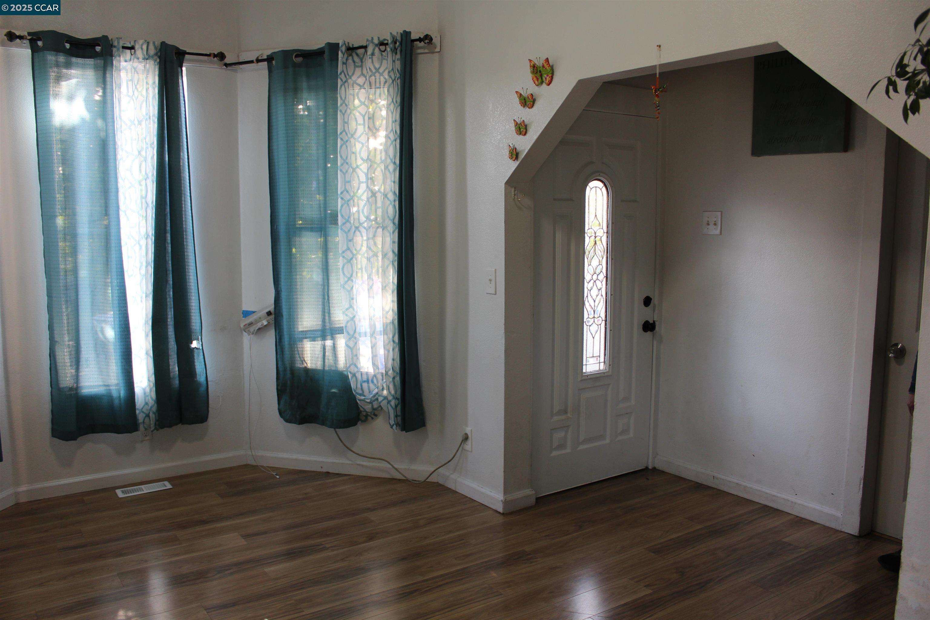 Detail Gallery Image 9 of 53 For 540 3rd St, Richmond,  CA 94801-2608 - 3 Beds | 2 Baths