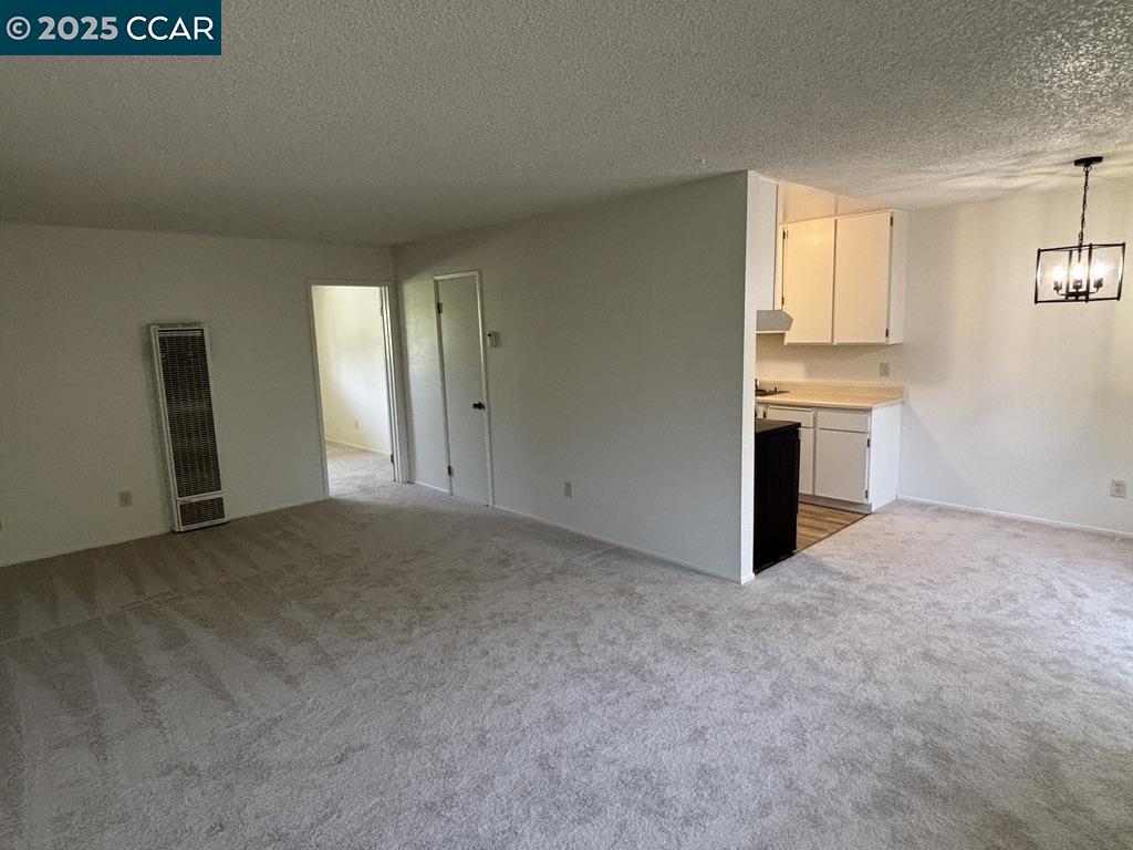 Photo #4: 41098025 Listing: Photo #4