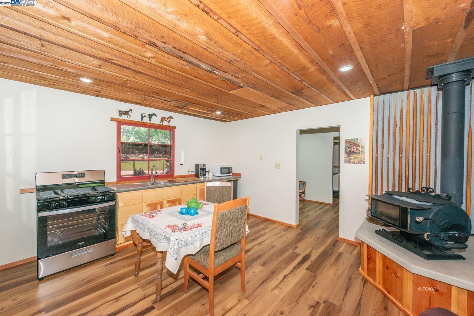 Detail Gallery Image 17 of 50 For 21 Cedar Rd, Trinity Center,  CA 96091 - 4 Beds | 3 Baths