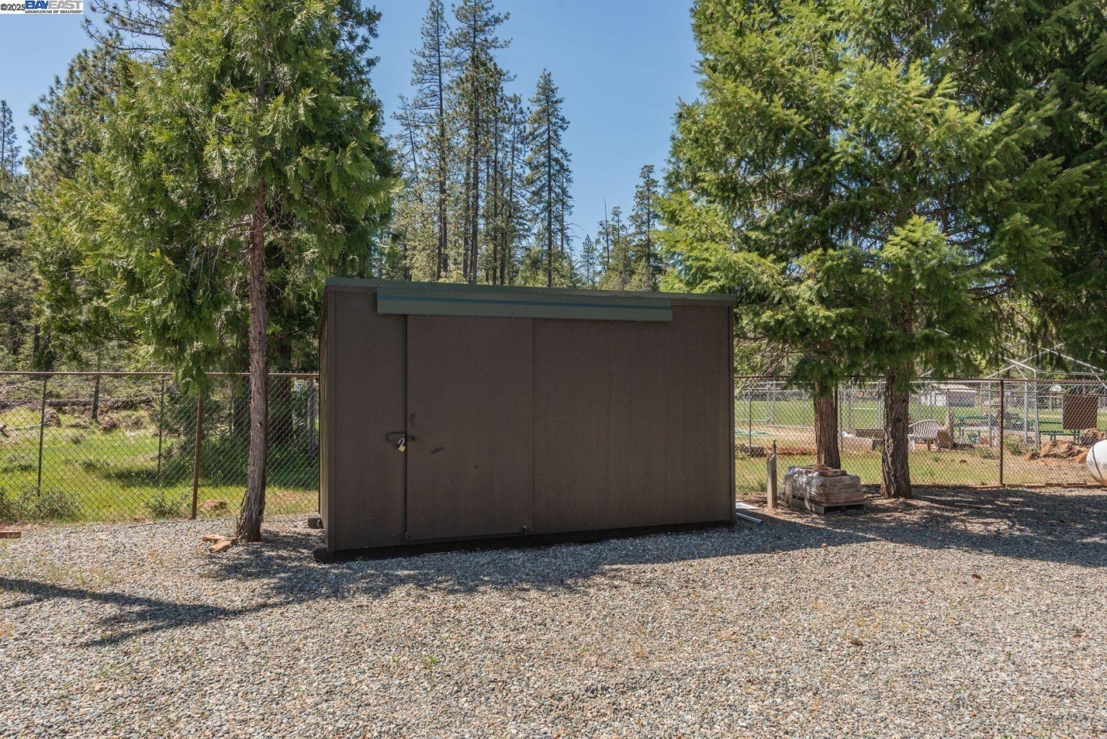 Detail Gallery Image 29 of 50 For 21 Cedar Rd, Trinity Center,  CA 96091 - 4 Beds | 3 Baths