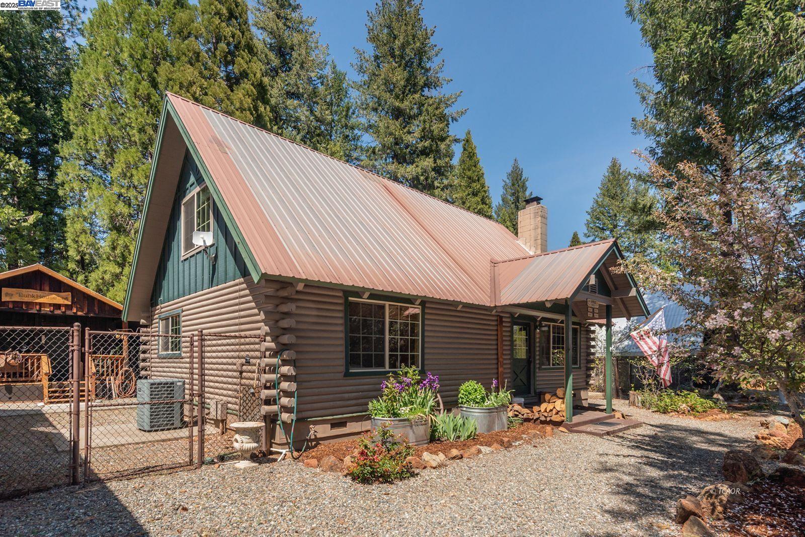 Detail Gallery Image 32 of 50 For 21 Cedar Rd, Trinity Center,  CA 96091 - 4 Beds | 3 Baths