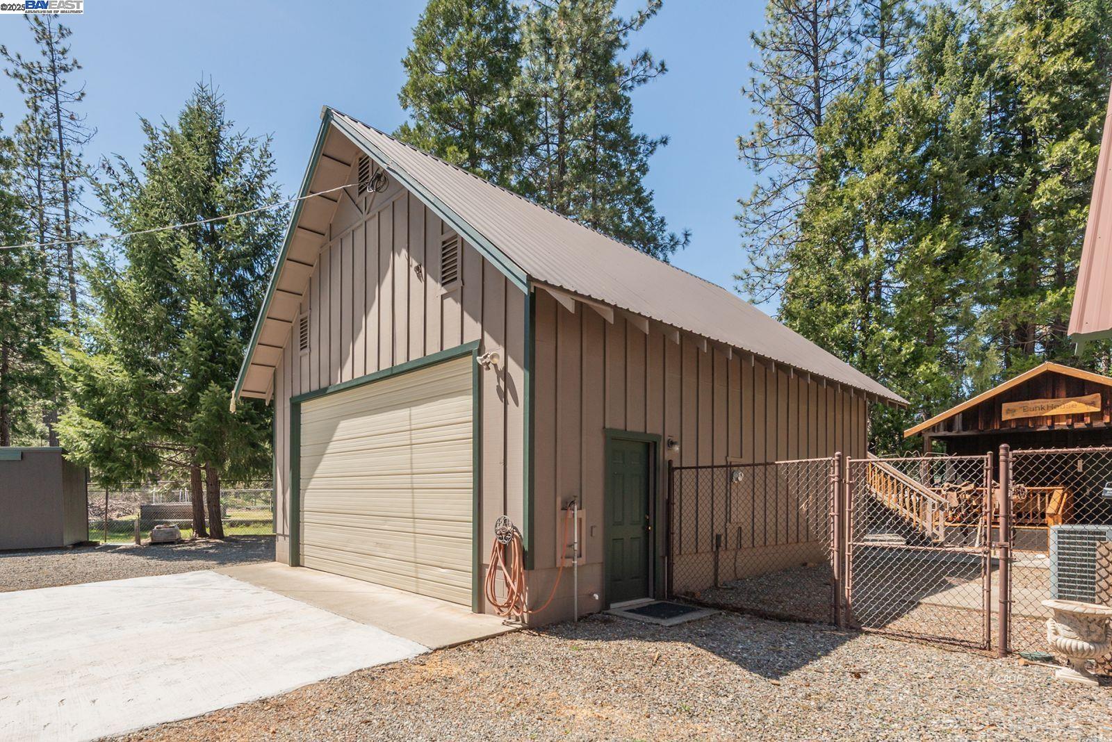 Detail Gallery Image 33 of 50 For 21 Cedar Rd, Trinity Center,  CA 96091 - 4 Beds | 3 Baths