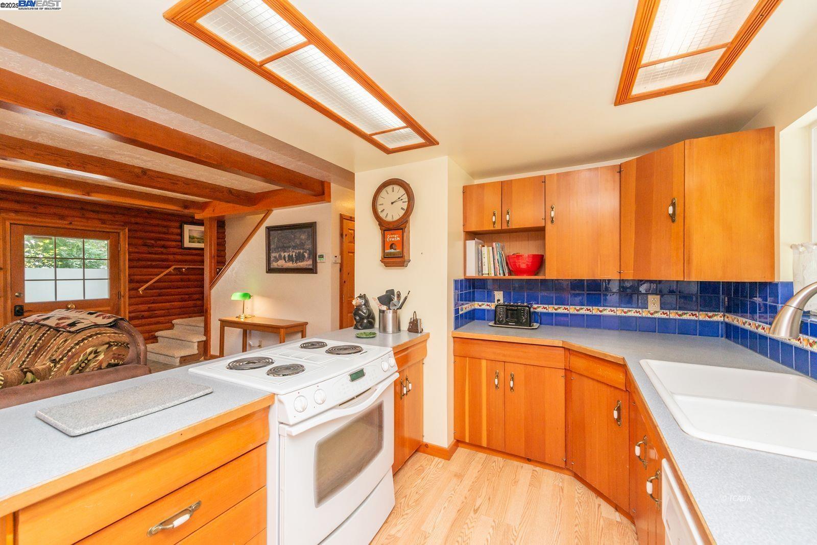 Detail Gallery Image 7 of 50 For 21 Cedar Rd, Trinity Center,  CA 96091 - 4 Beds | 3 Baths