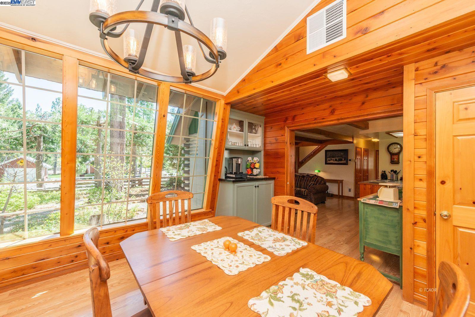 Detail Gallery Image 9 of 50 For 21 Cedar Rd, Trinity Center,  CA 96091 - 4 Beds | 3 Baths