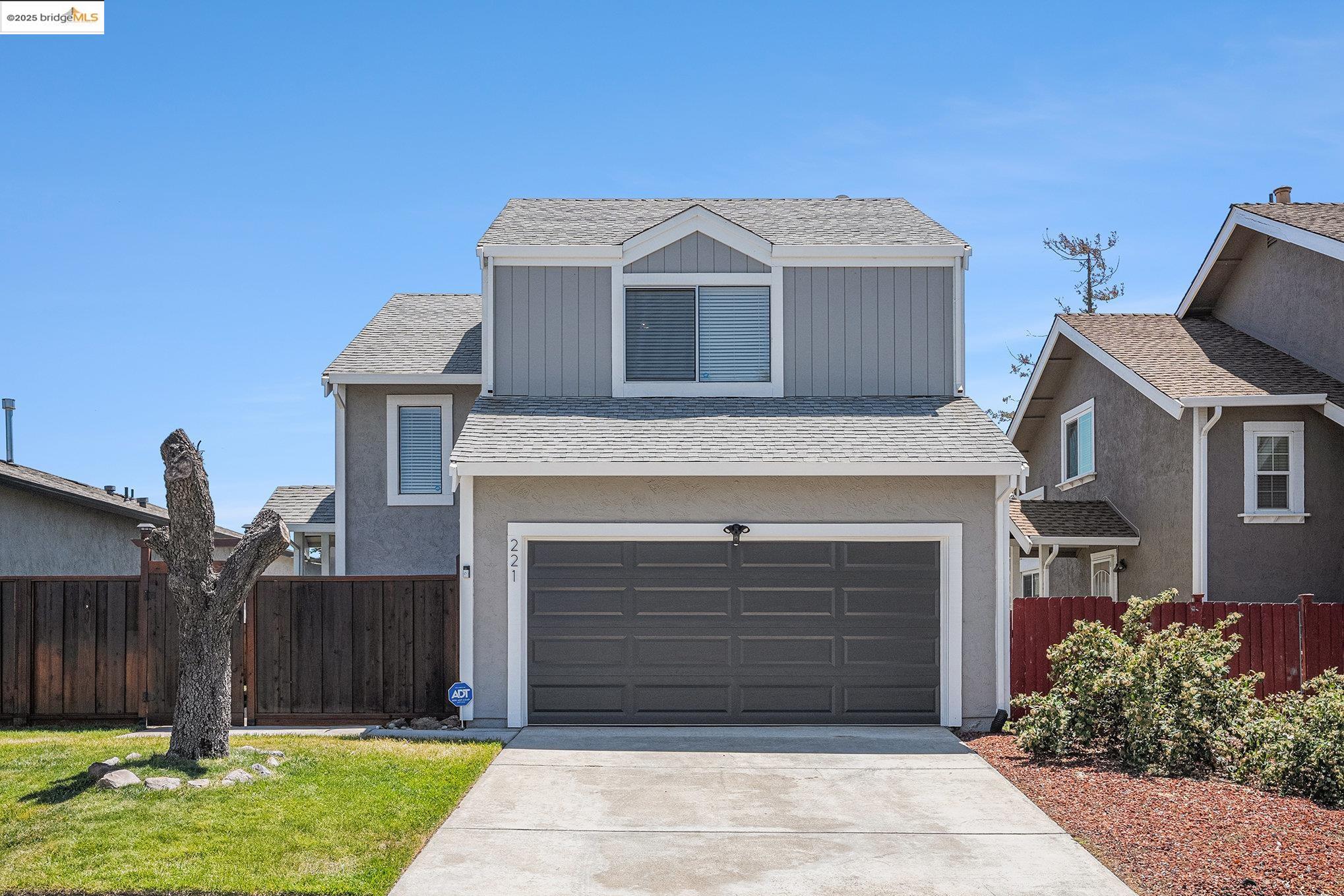 Detail Gallery Image 1 of 21 For 221 Almondtree Ln, Oakley,  CA 94561 - 2 Beds | 2/1 Baths