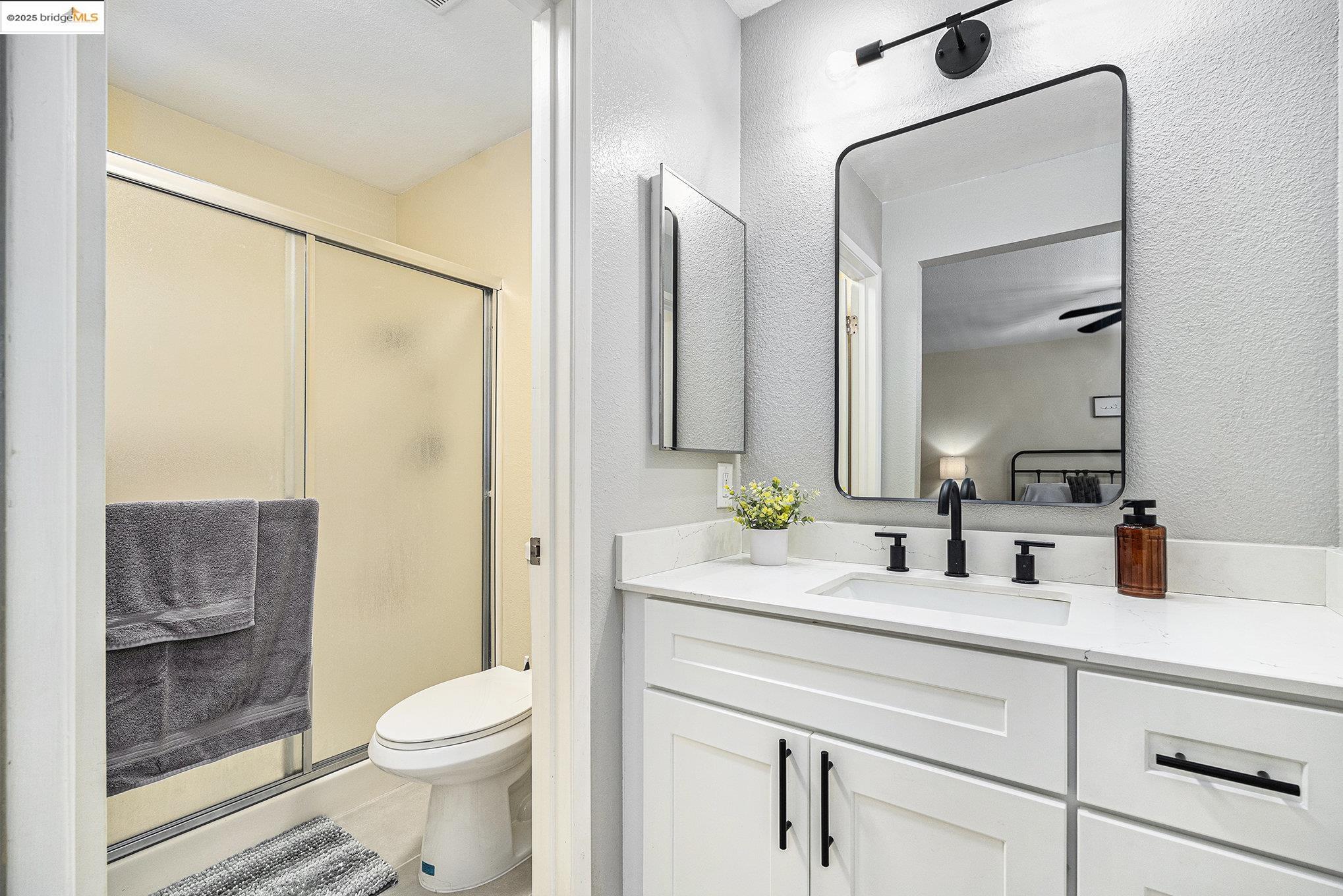 Detail Gallery Image 10 of 21 For 221 Almondtree Ln, Oakley,  CA 94561 - 2 Beds | 2/1 Baths