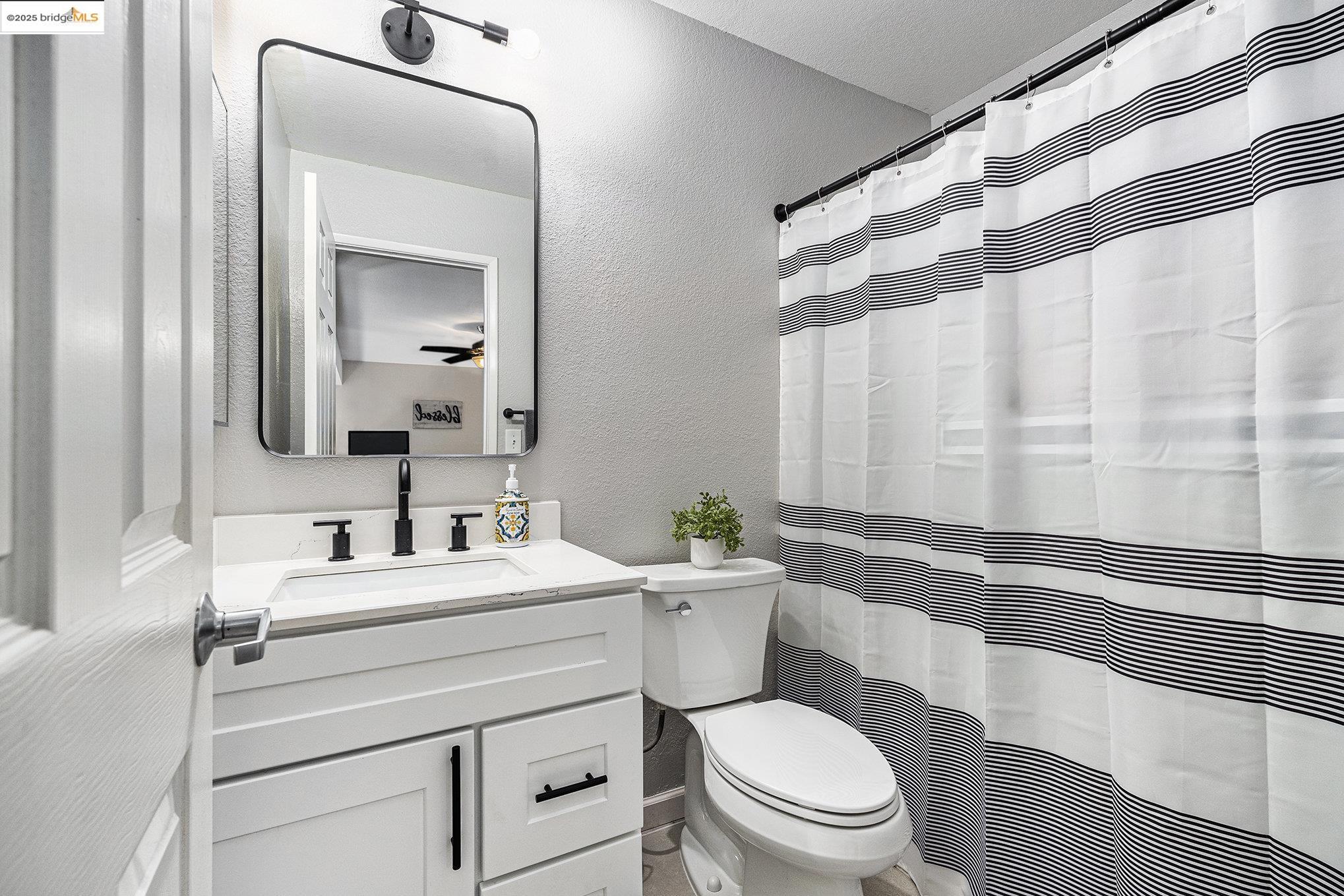 Detail Gallery Image 11 of 21 For 221 Almondtree Ln, Oakley,  CA 94561 - 2 Beds | 2/1 Baths