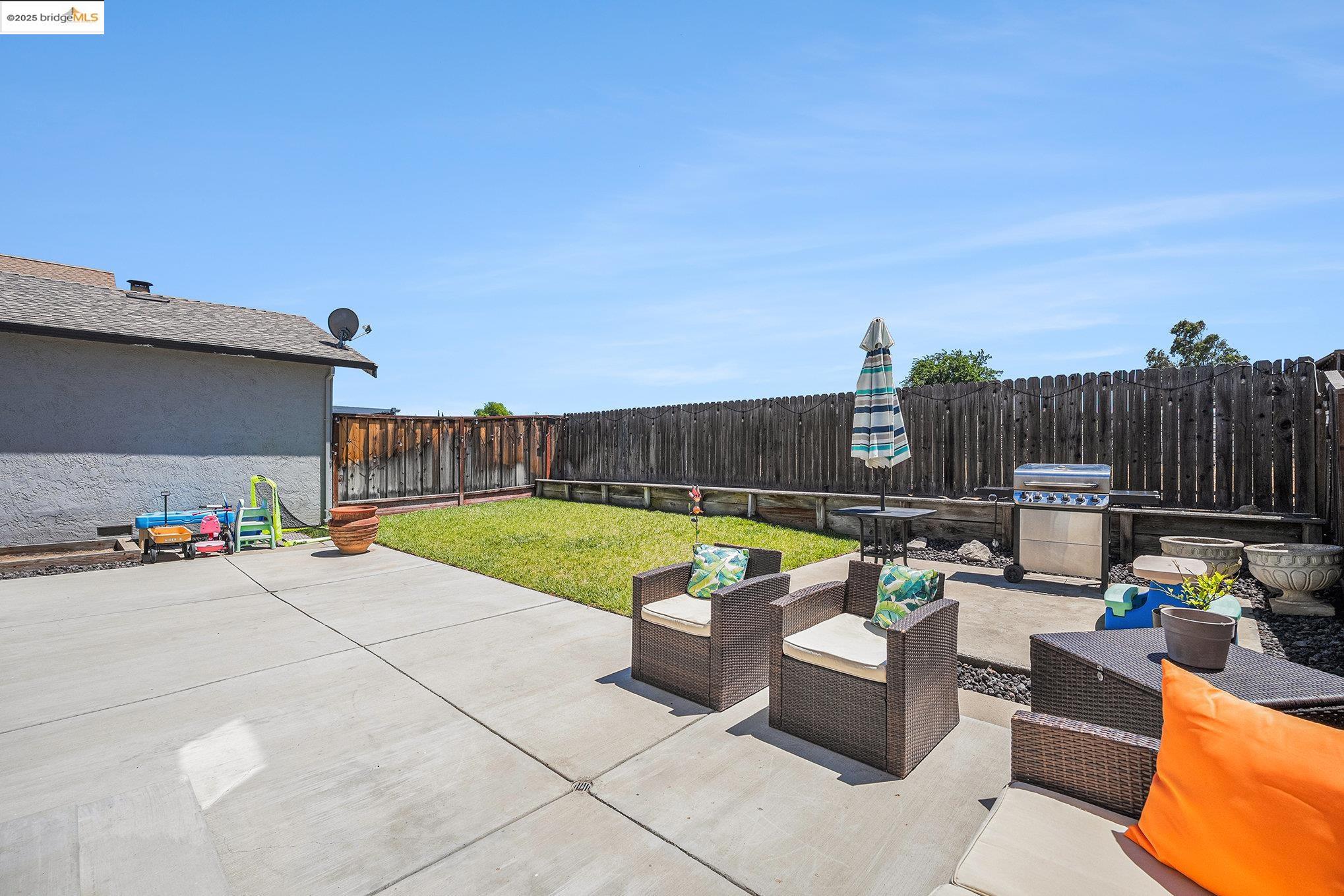 Detail Gallery Image 18 of 21 For 221 Almondtree Ln, Oakley,  CA 94561 - 2 Beds | 2/1 Baths