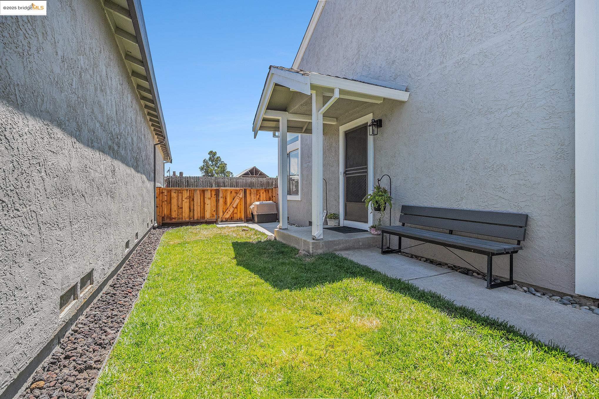 Detail Gallery Image 20 of 21 For 221 Almondtree Ln, Oakley,  CA 94561 - 2 Beds | 2/1 Baths