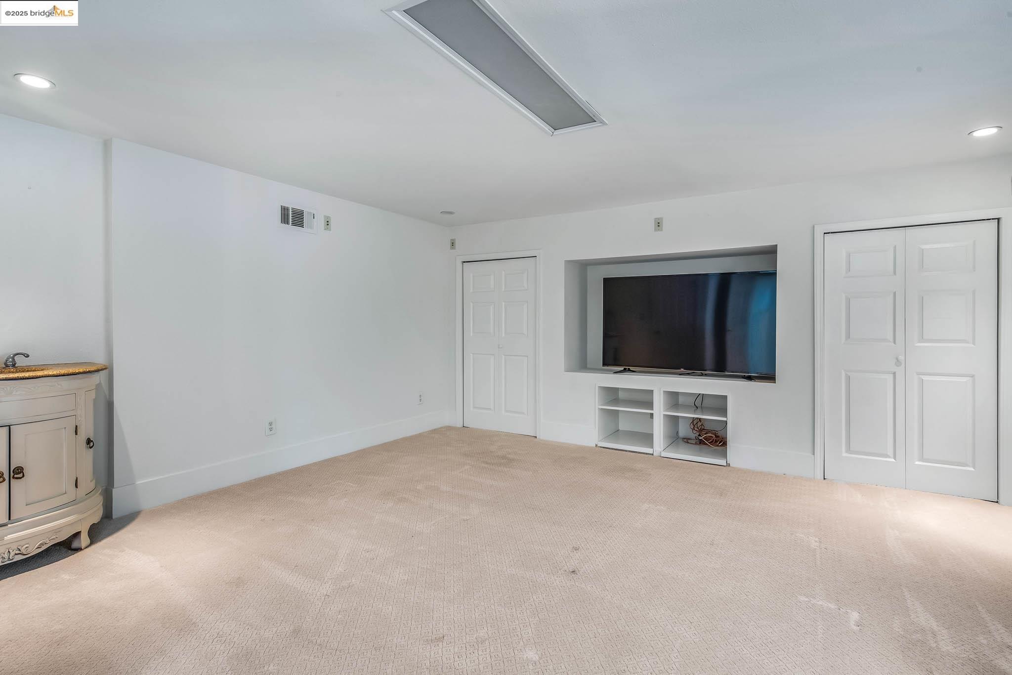 Detail Gallery Image 13 of 38 For 5003 Nortonville Ct, Antioch,  CA 94531 - 5 Beds | 4/1 Baths