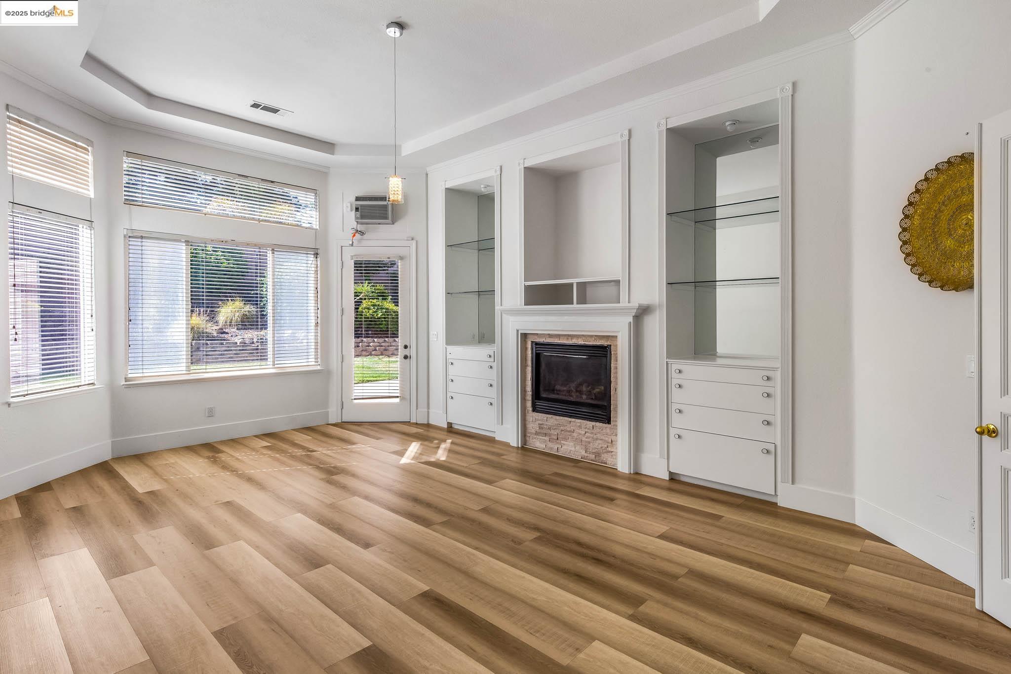 Detail Gallery Image 16 of 38 For 5003 Nortonville Ct, Antioch,  CA 94531 - 5 Beds | 4/1 Baths