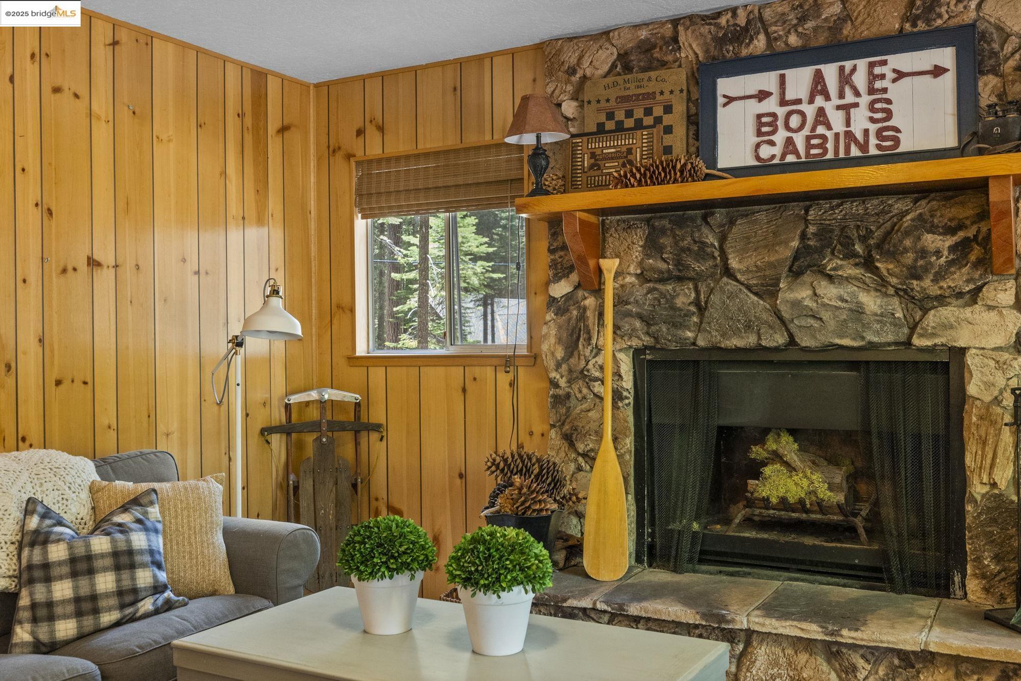 Detail Gallery Image 4 of 29 For 261 Dodge Ridge, Pinecrest,  CA 95364 - 2 Beds | 1/1 Baths