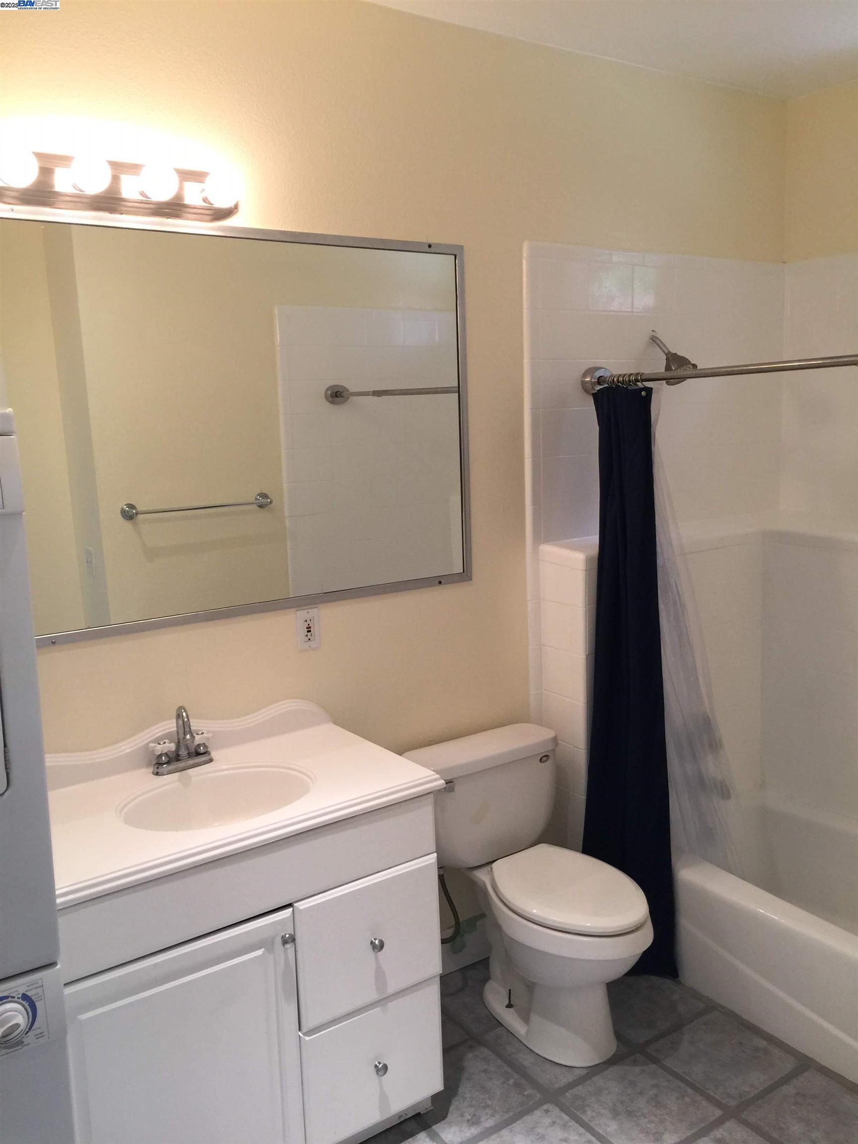 Detail Gallery Image 12 of 40 For 2622 Kingsland Ave, Oakland,  CA 94619 - – Beds | – Baths