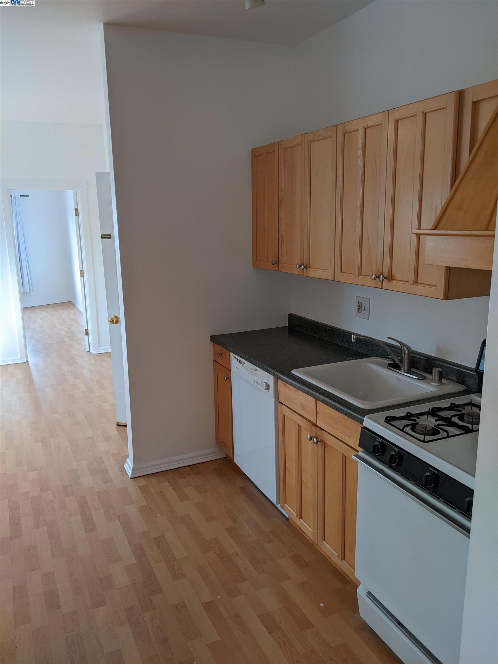 Detail Gallery Image 24 of 40 For 2622 Kingsland Ave, Oakland,  CA 94619 - – Beds | – Baths