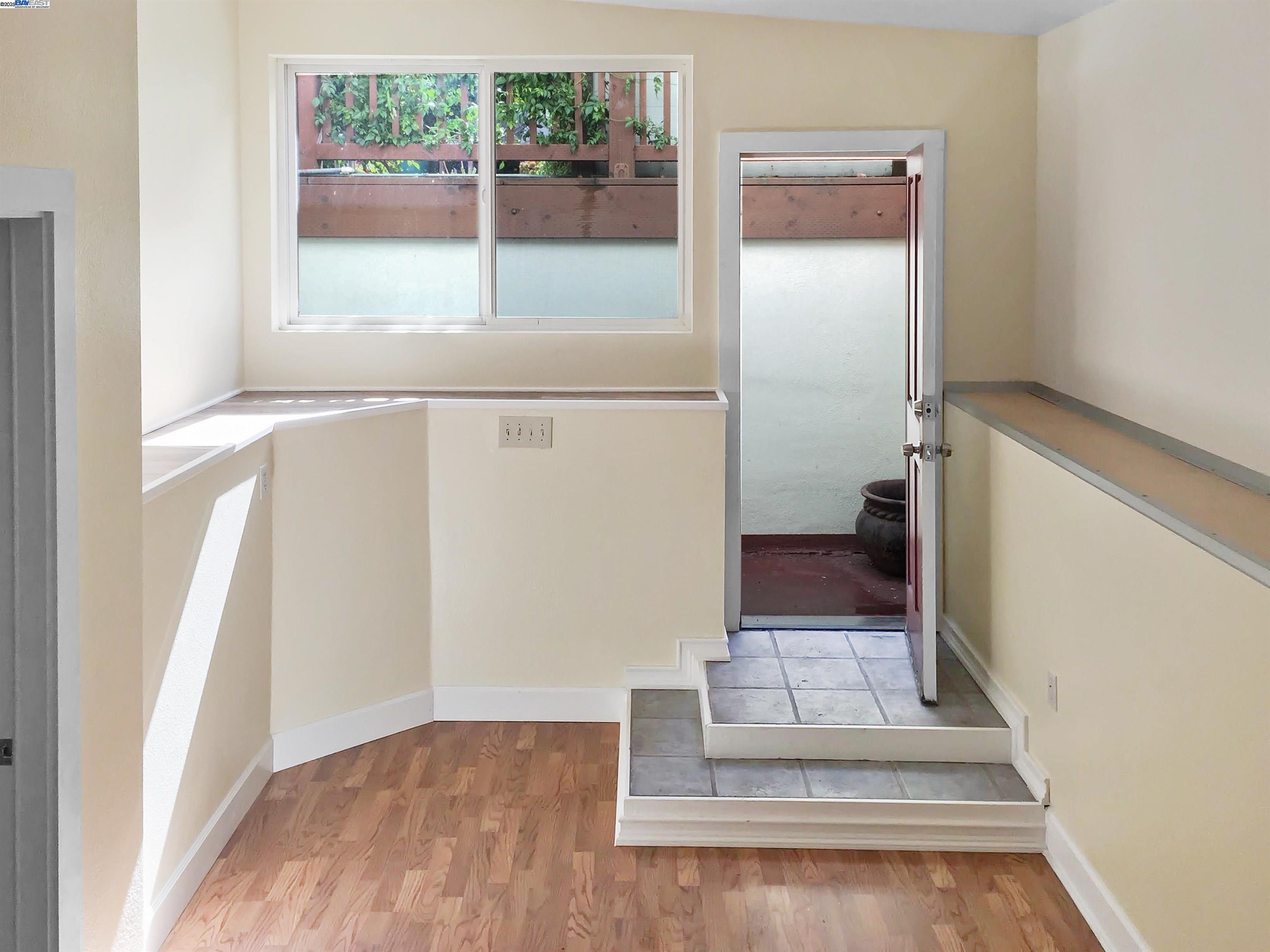 Detail Gallery Image 4 of 40 For 2622 Kingsland Ave, Oakland,  CA 94619 - – Beds | – Baths